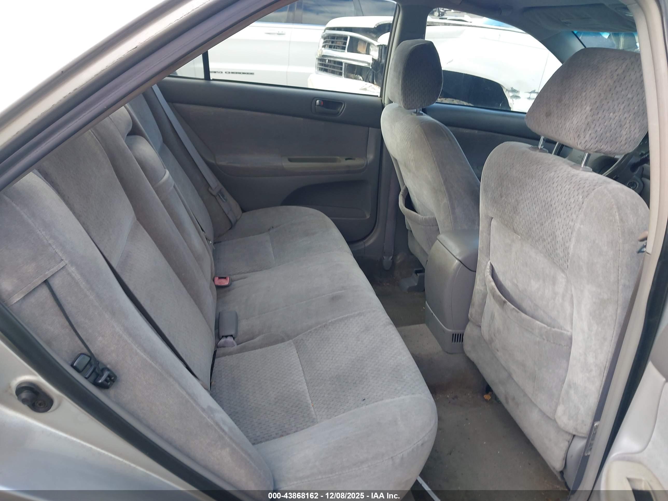 TOYOTA CAMRY image 8