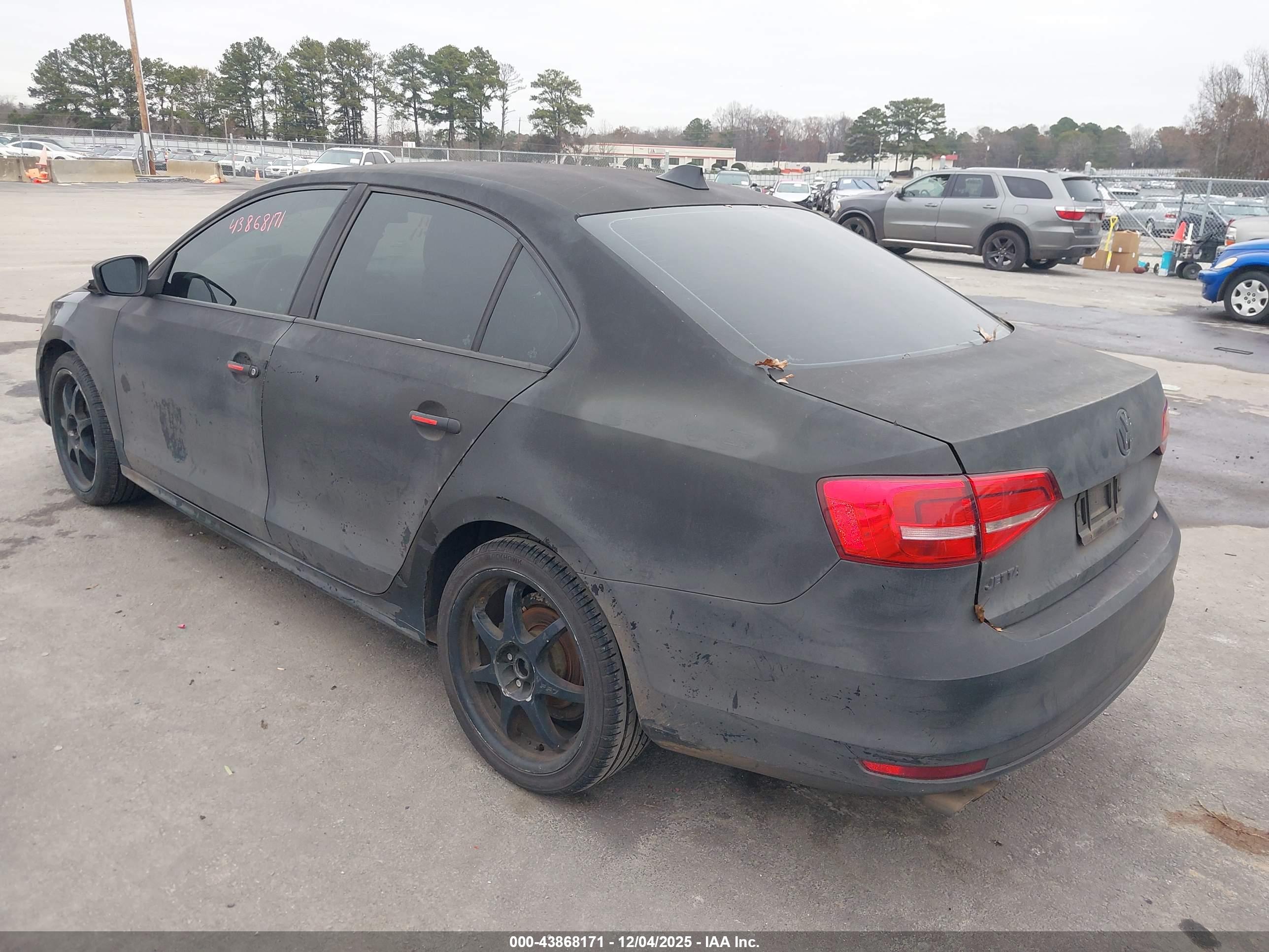 VOLKSWAGEN JETTA image 3