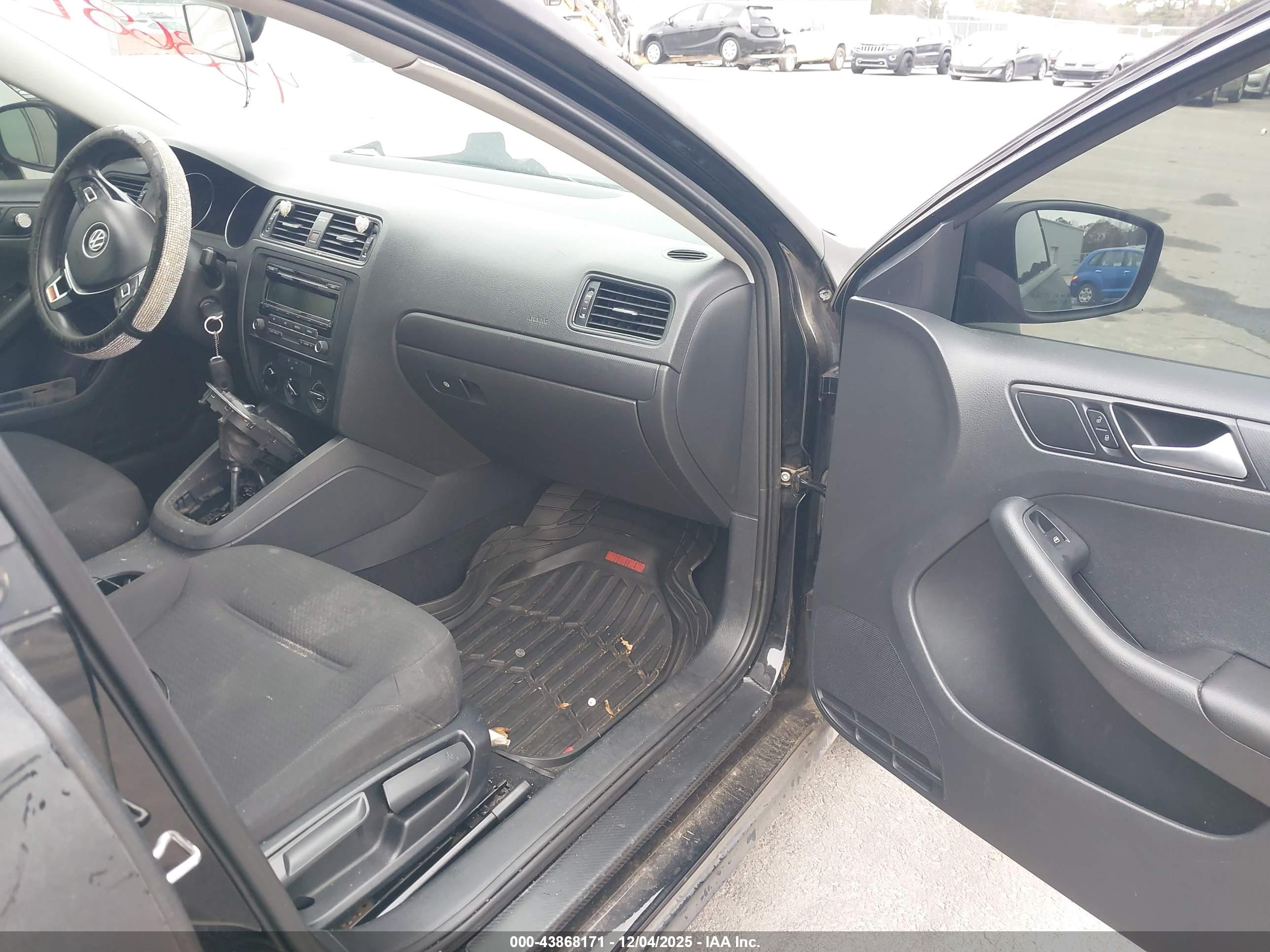 VOLKSWAGEN JETTA image 5