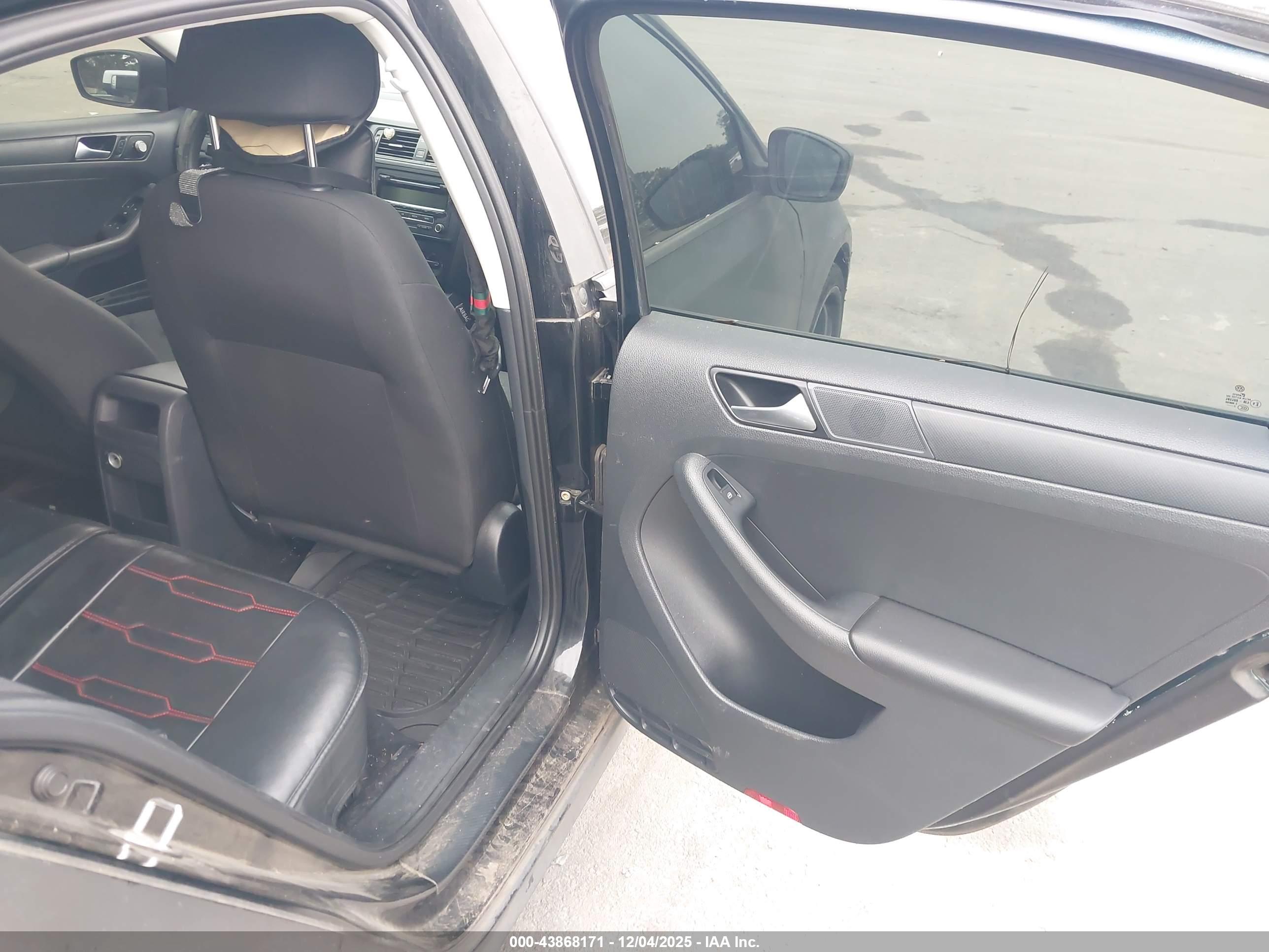 VOLKSWAGEN JETTA image 8