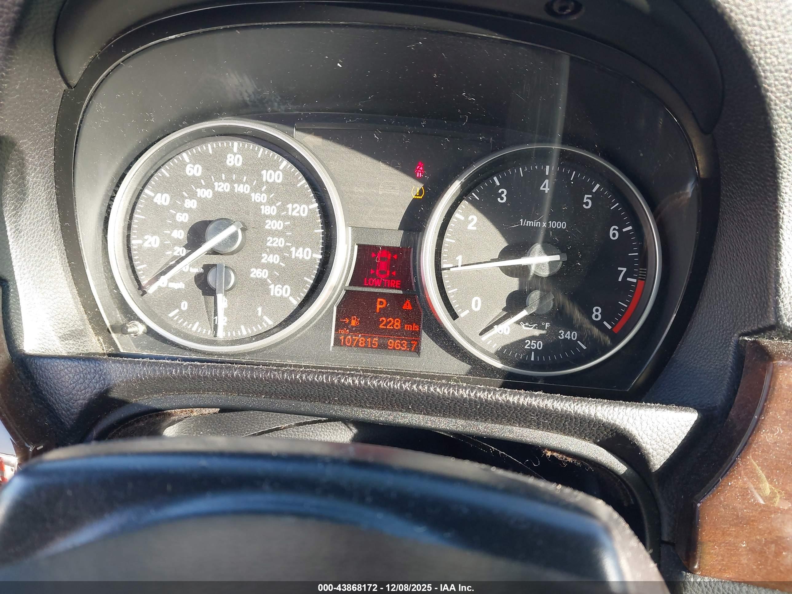 BMW 328I image 7