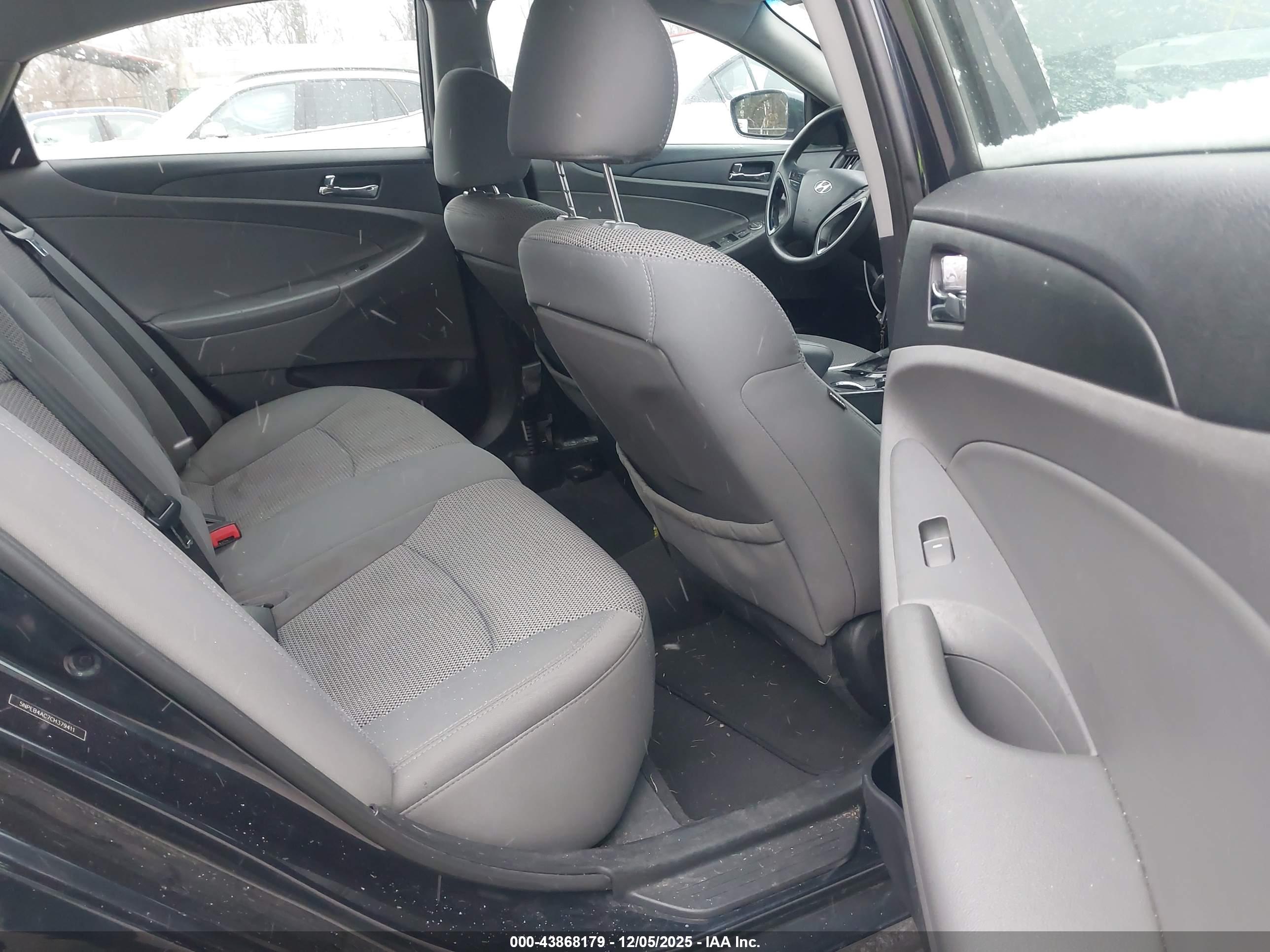HYUNDAI SONATA image 8