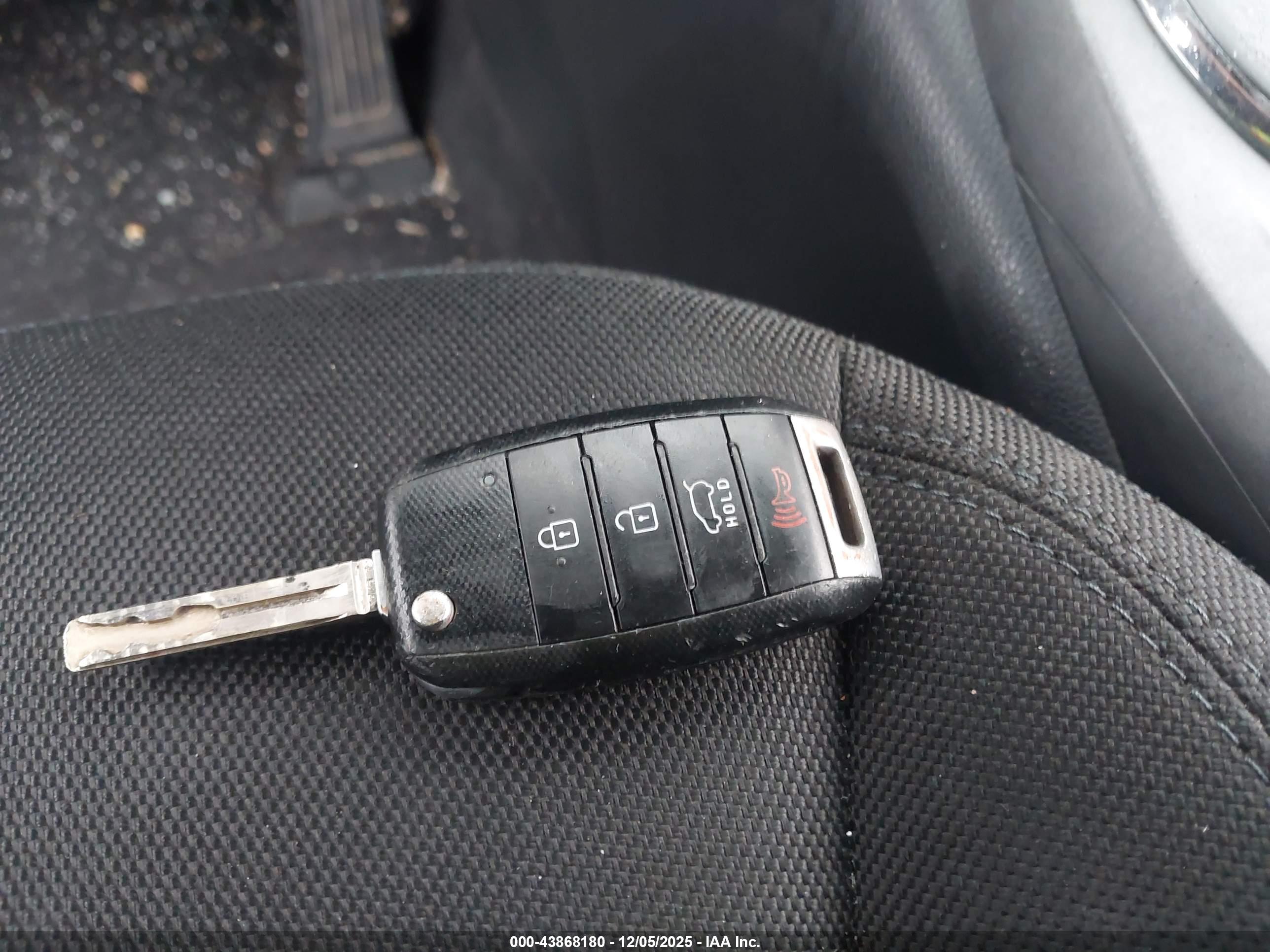 KIA SPORTAGE image 11