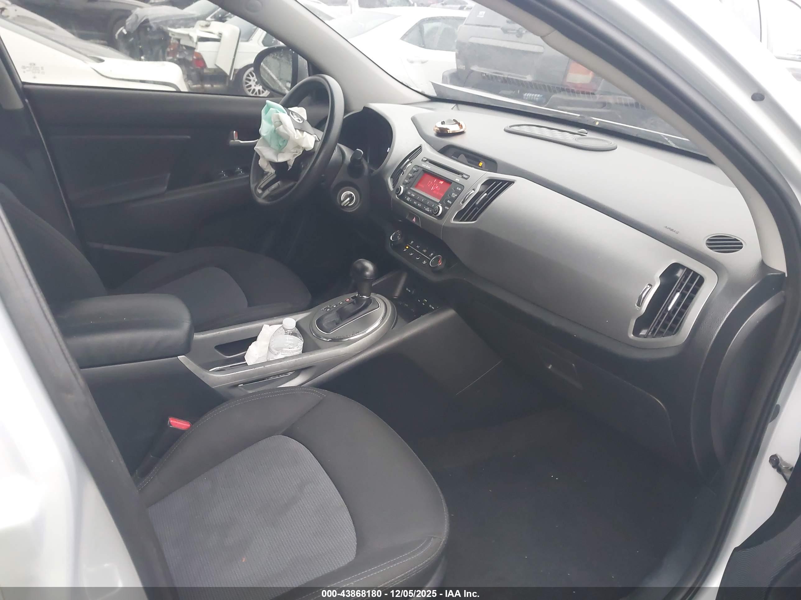 KIA SPORTAGE image 5