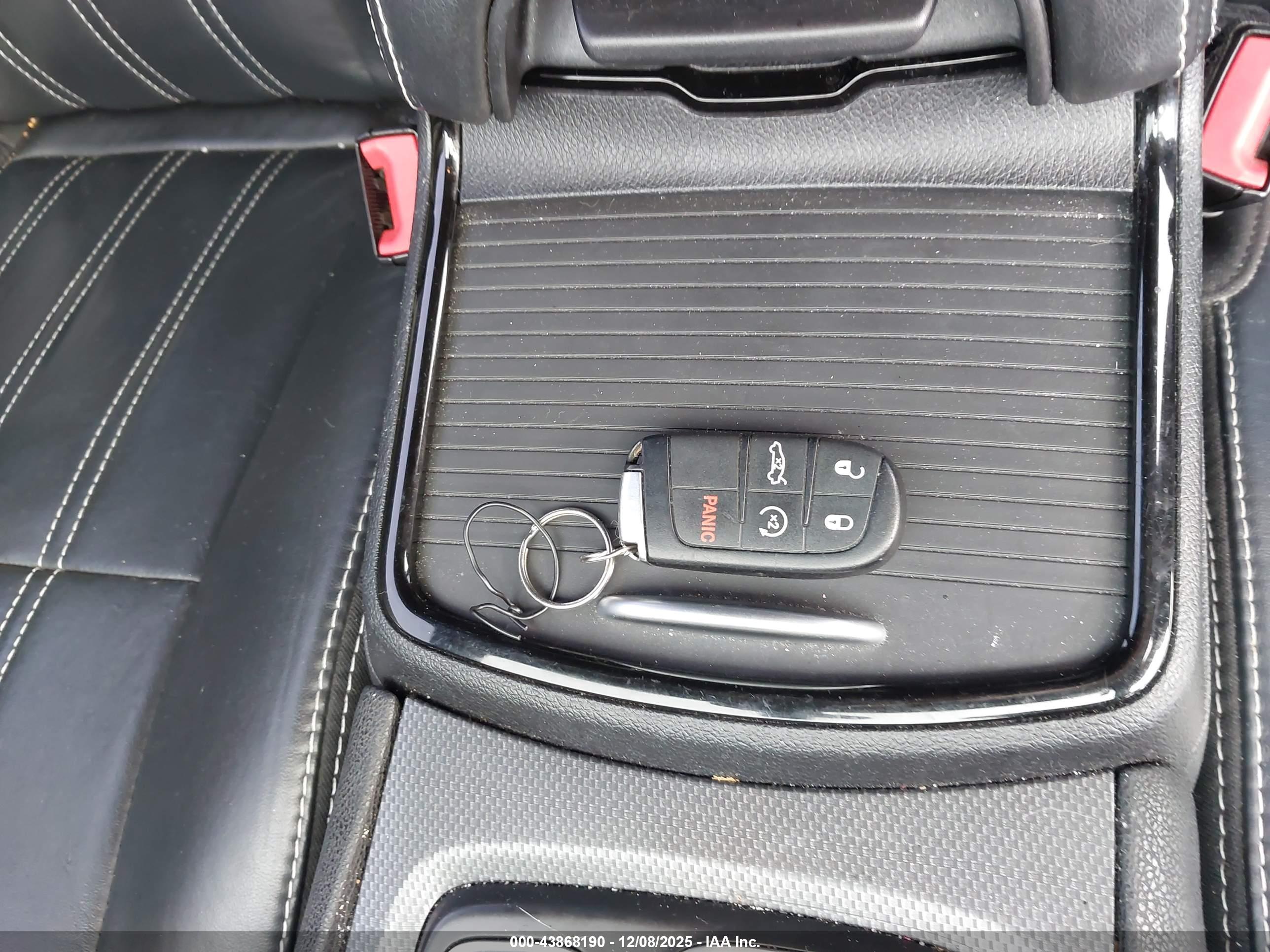 CHRYSLER 300 image 11