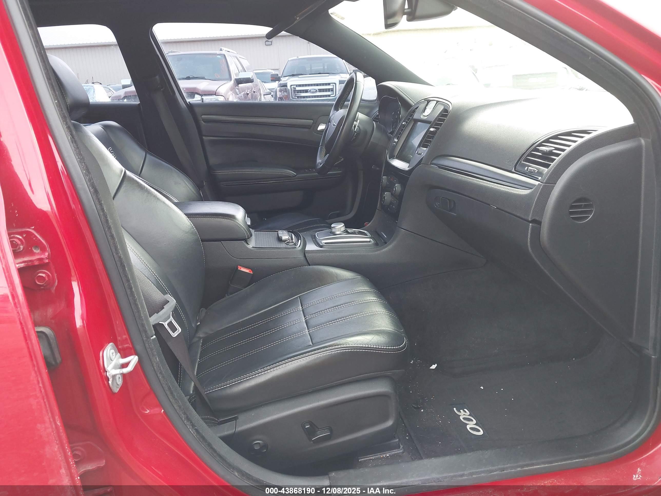 CHRYSLER 300 image 5