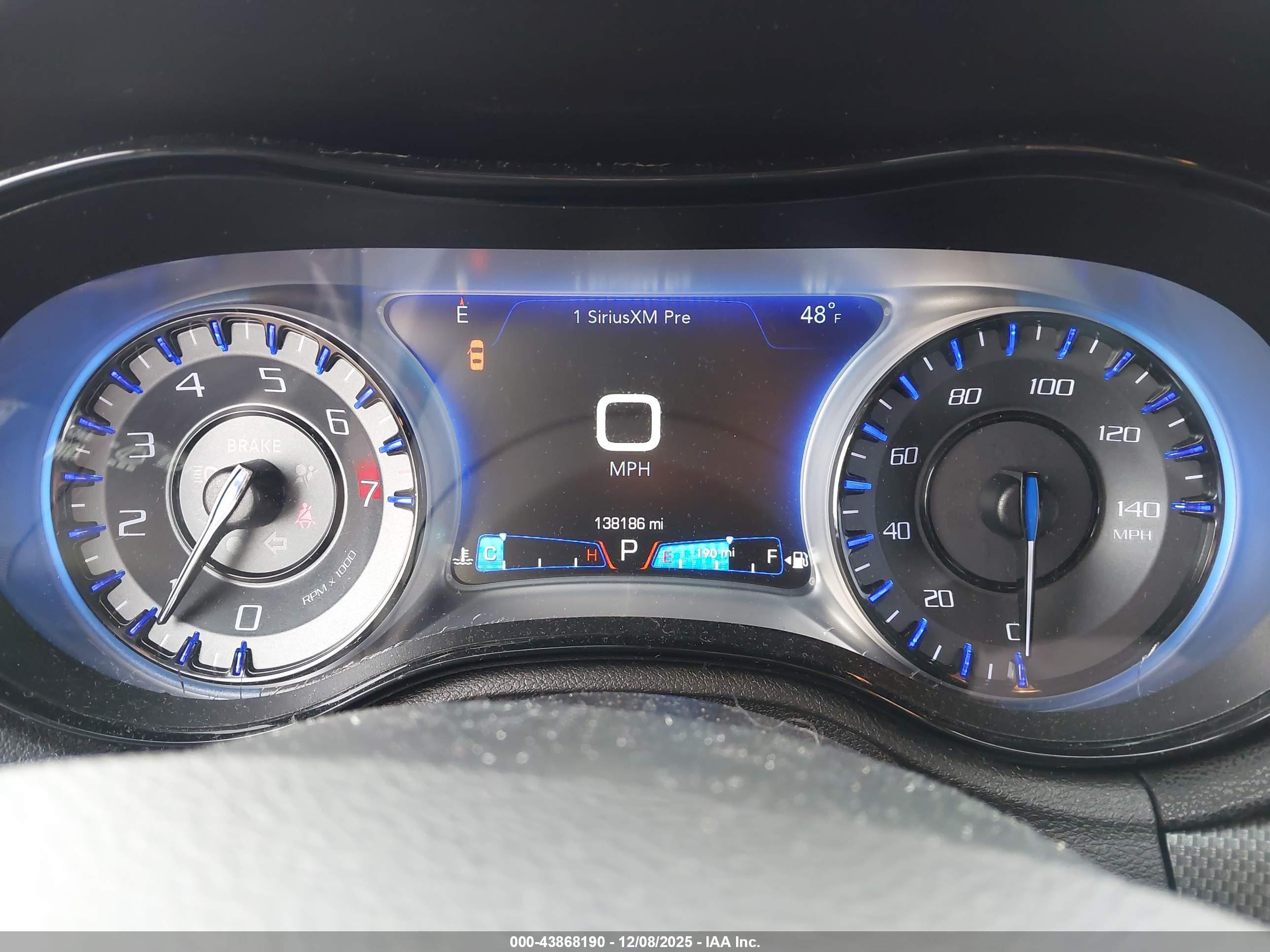 CHRYSLER 300 image 7