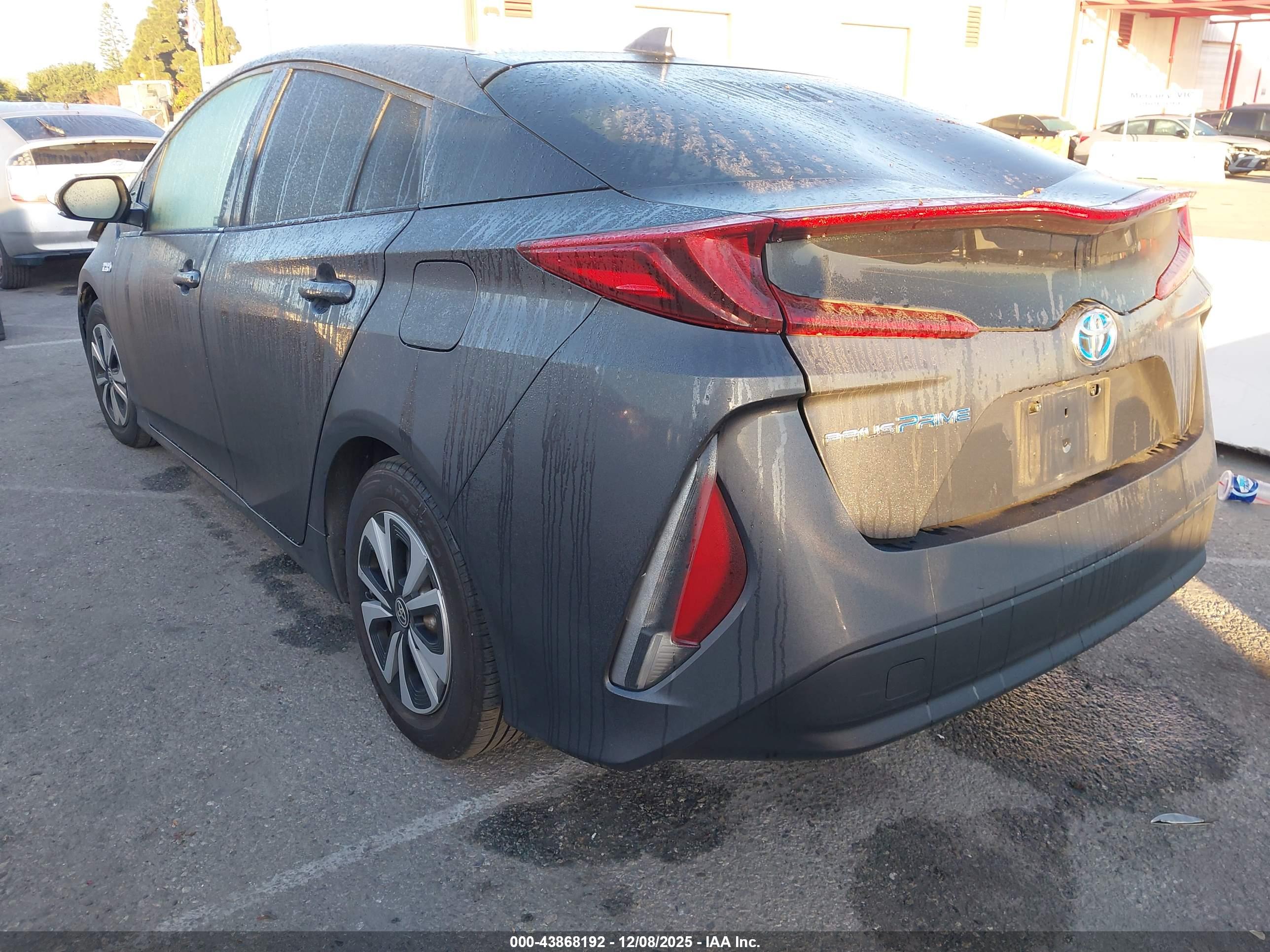 TOYOTA PRIUS image 3