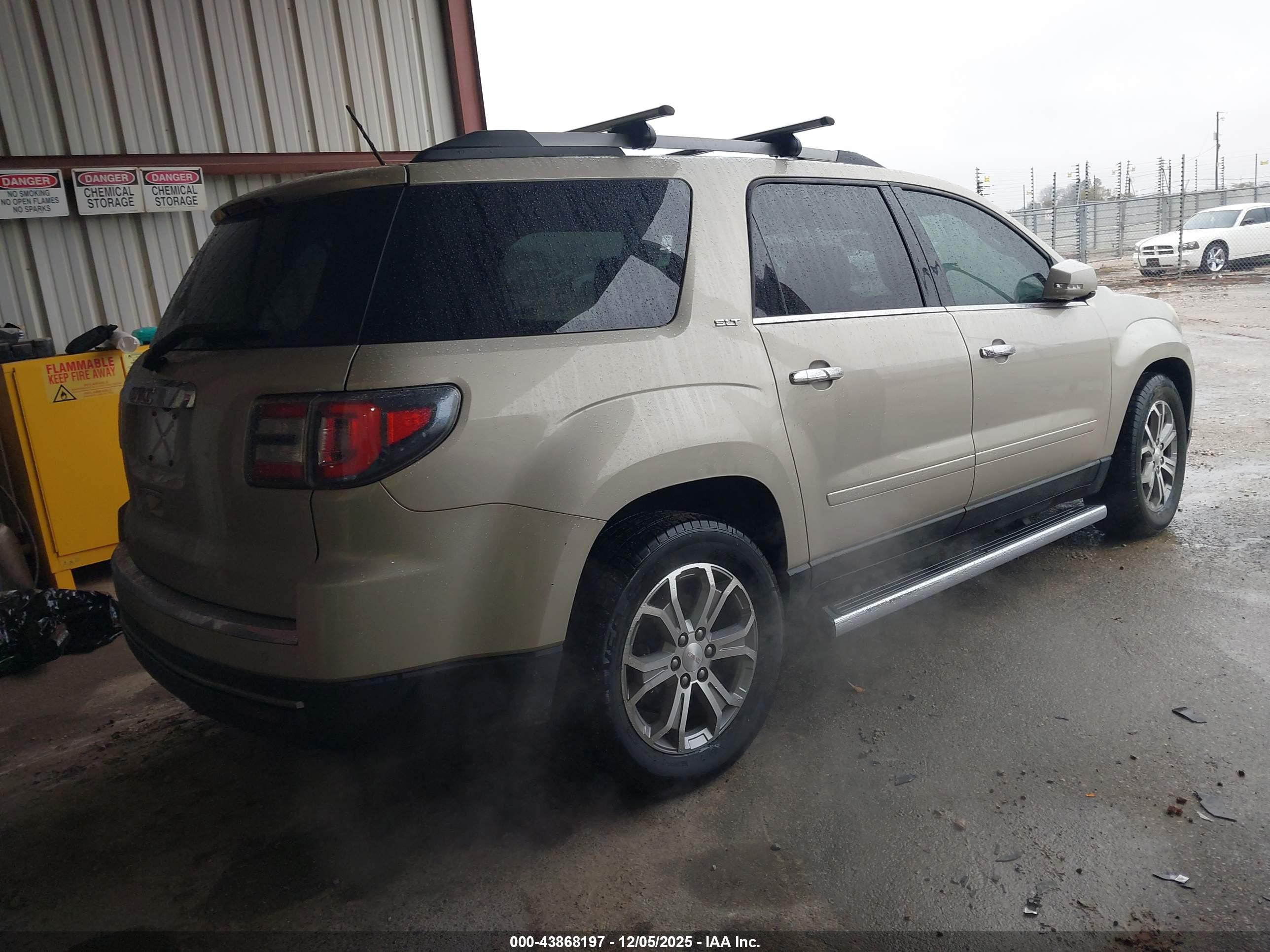 GMC ACADIA image 4