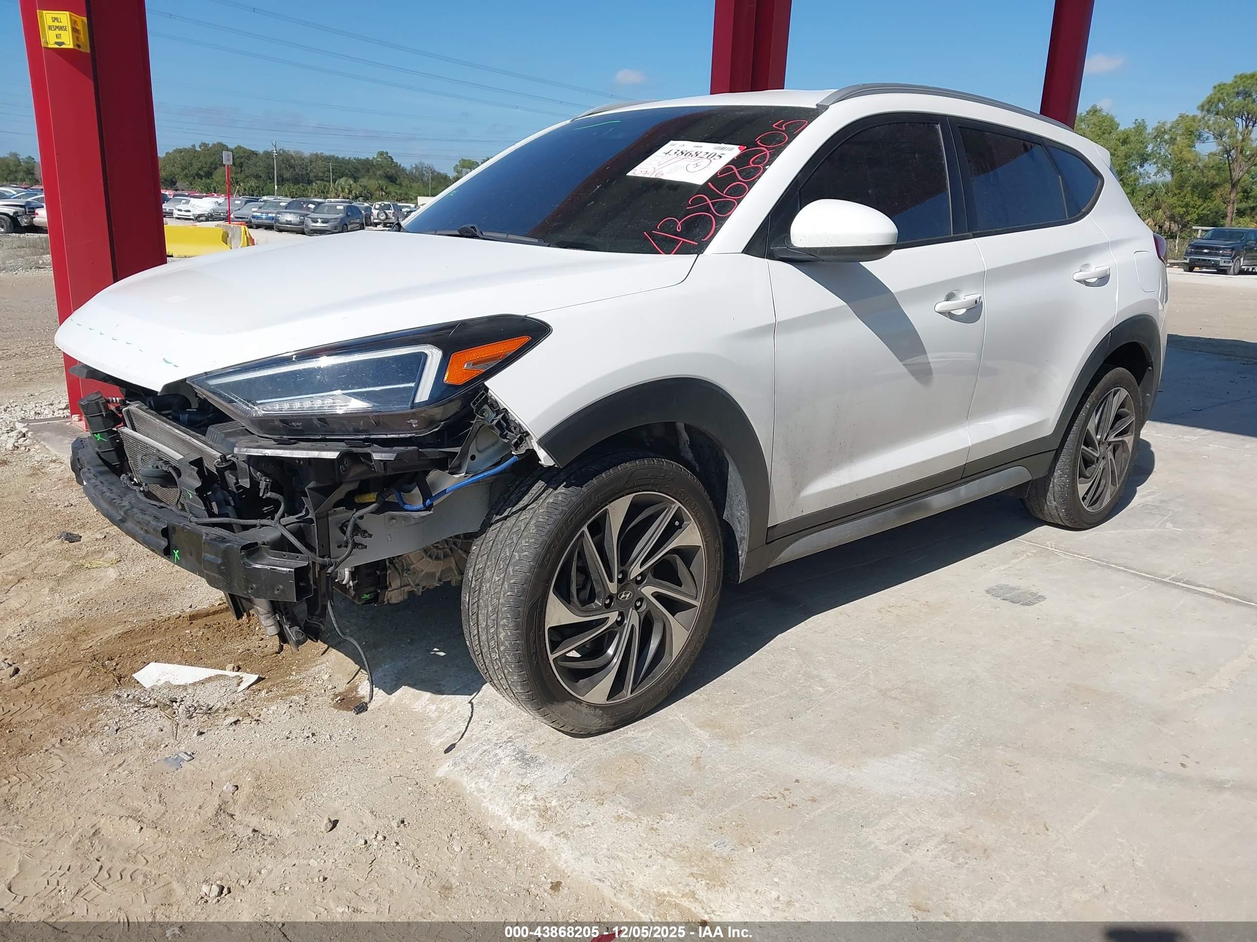 HYUNDAI TUCSON image 2