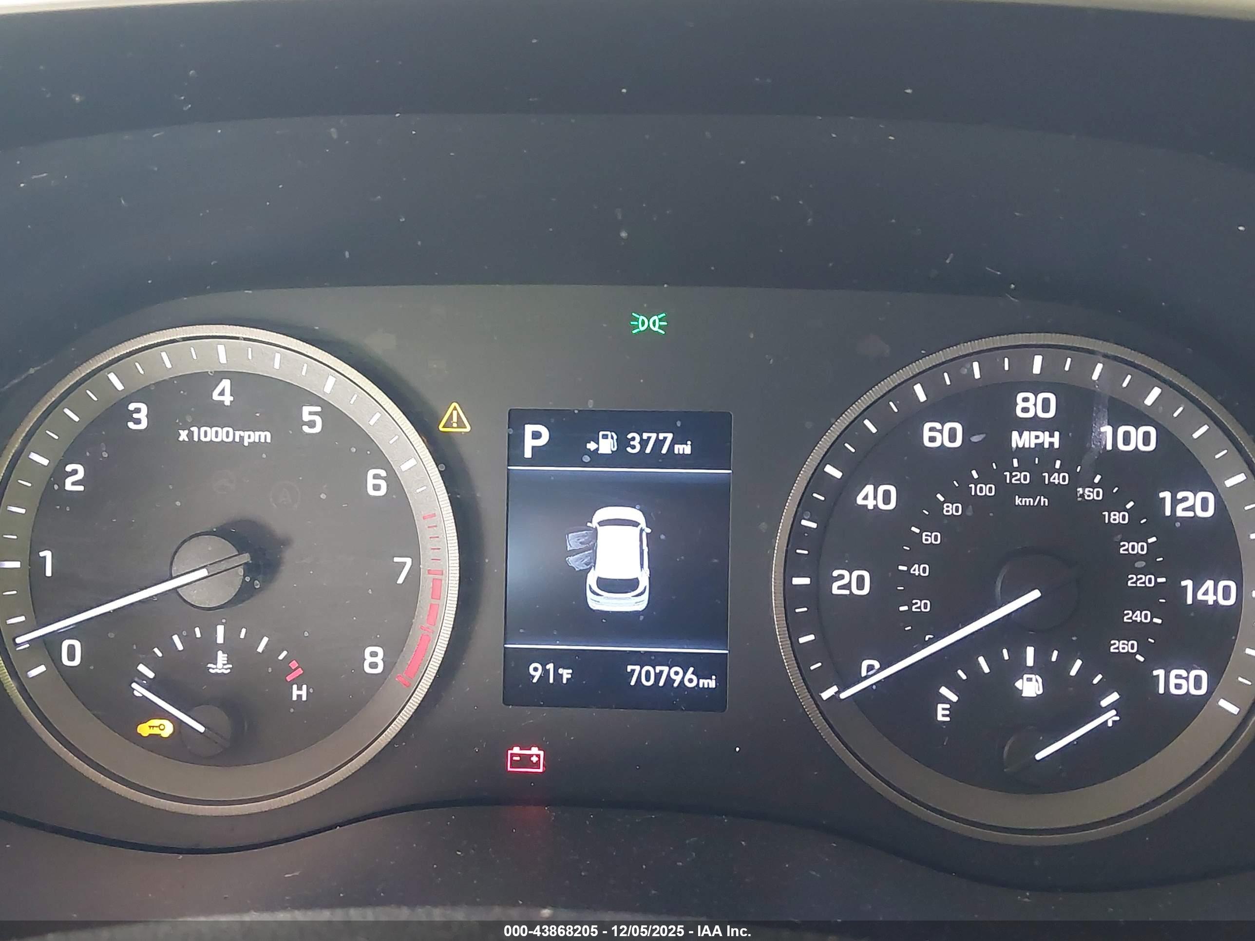 HYUNDAI TUCSON image 7