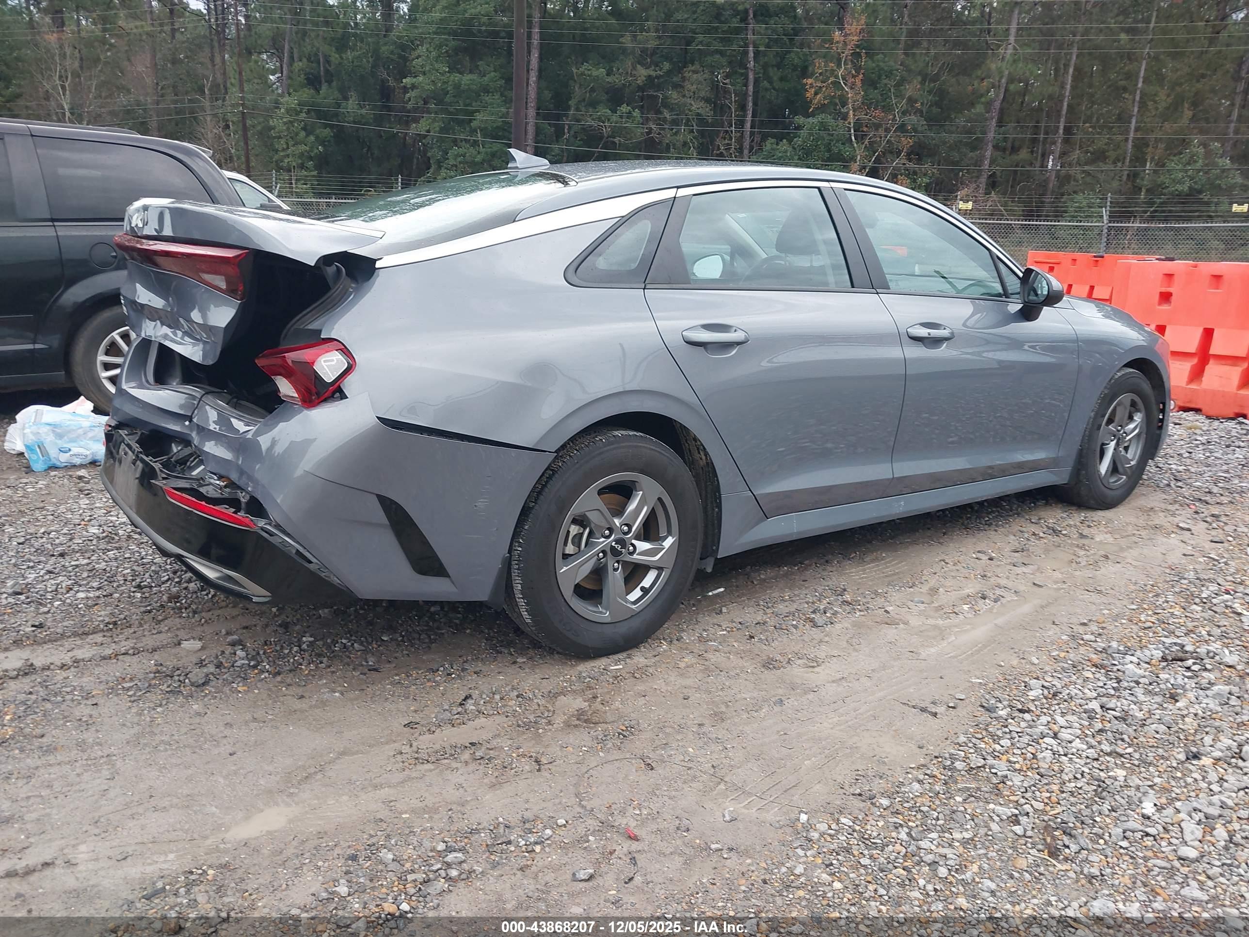 KIA K5 image 4