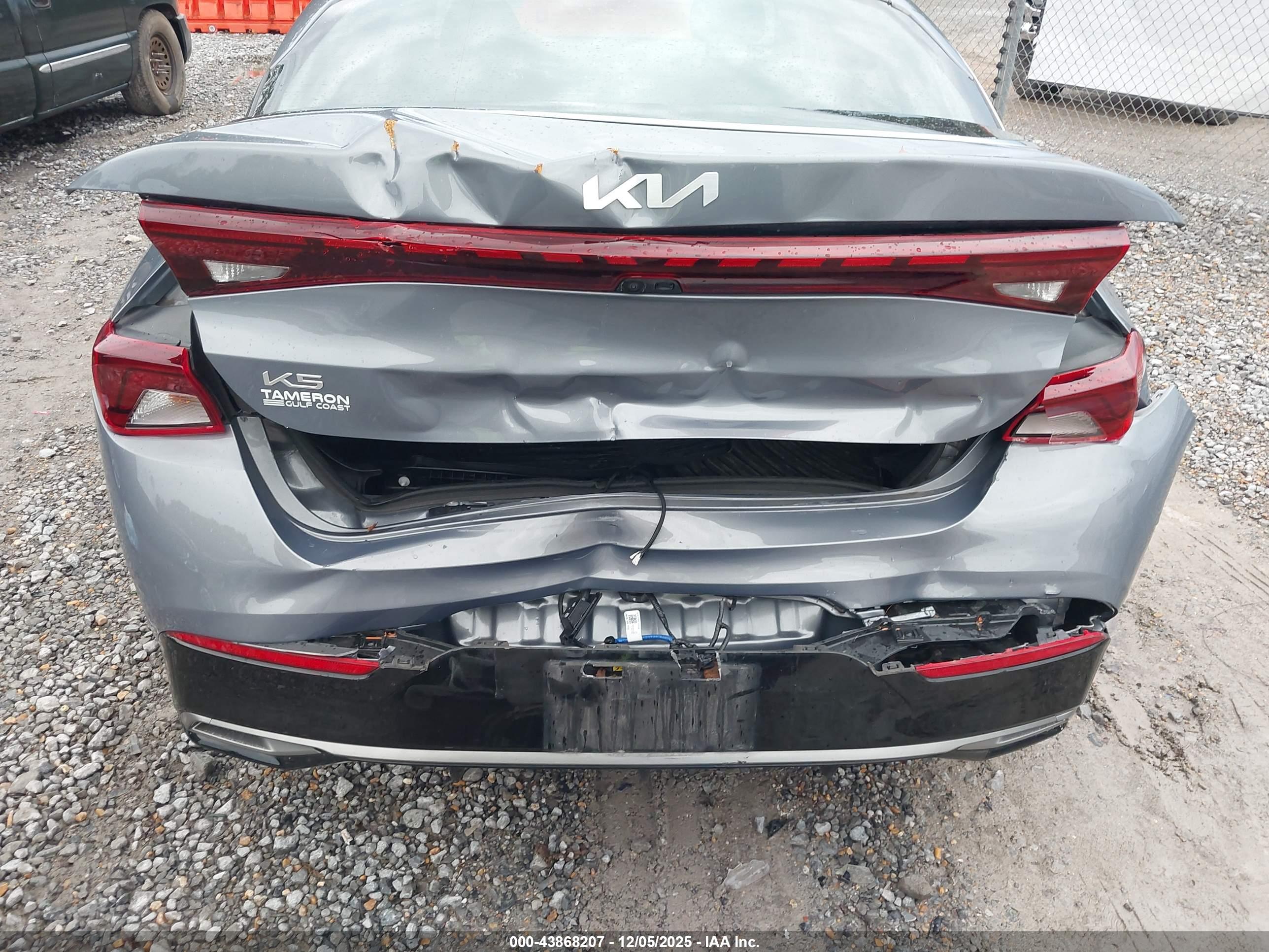 KIA K5 image 6