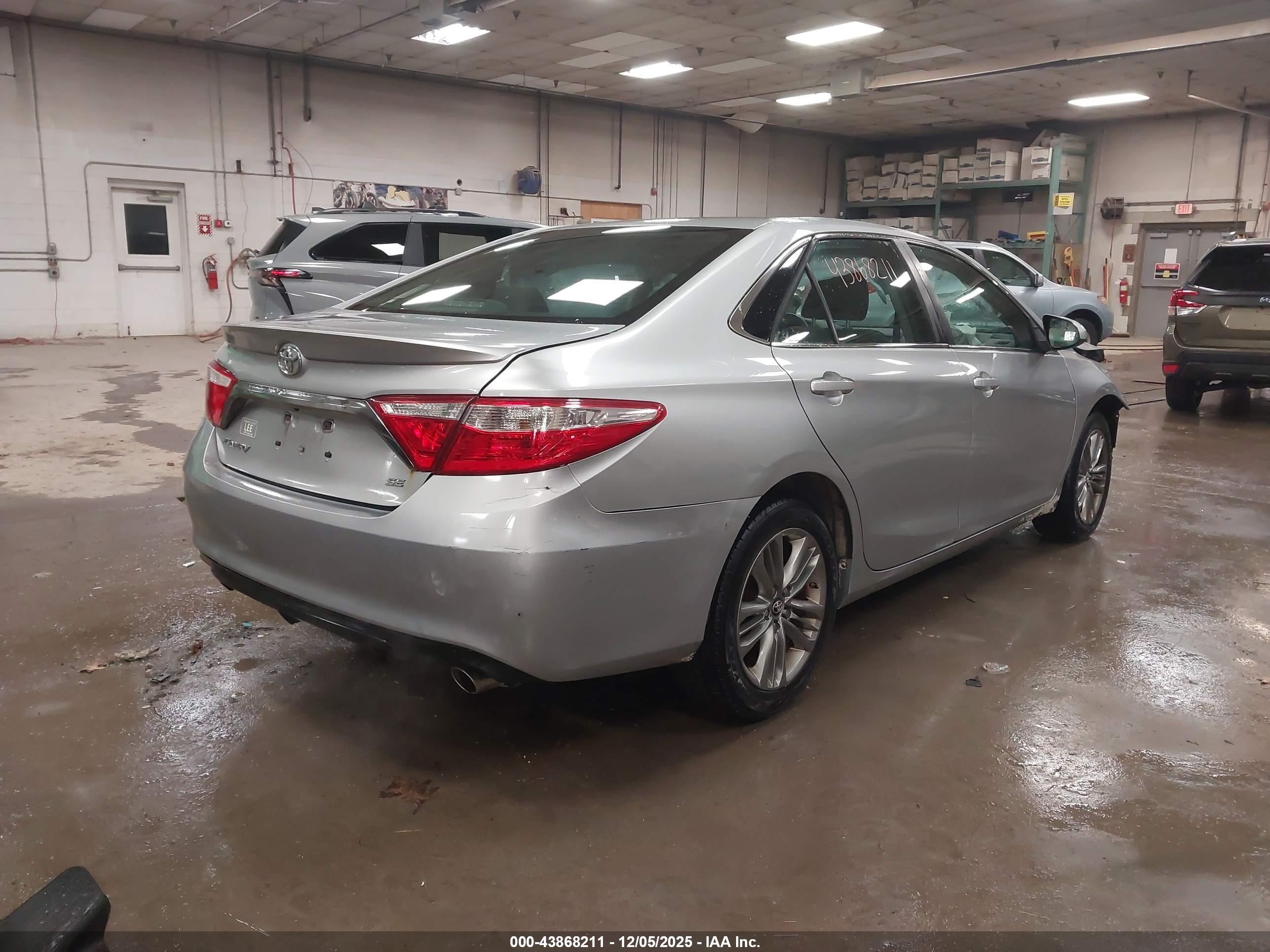 TOYOTA CAMRY image 4
