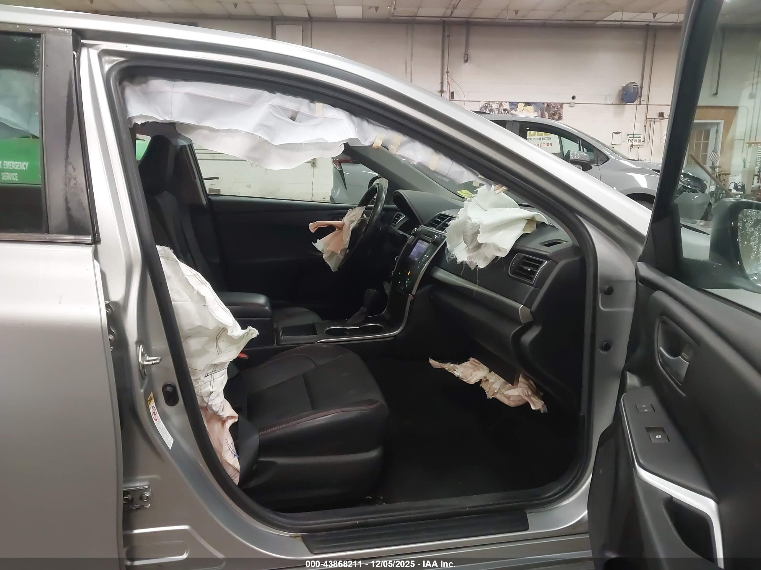 TOYOTA CAMRY image 5