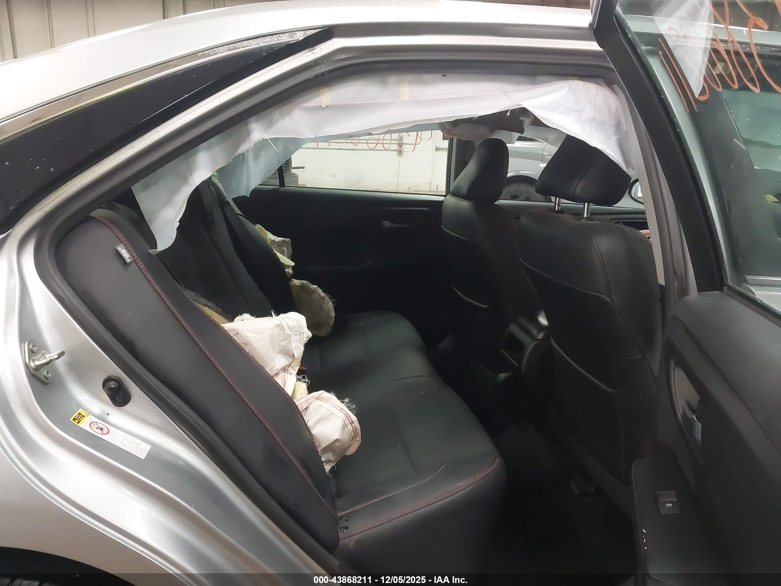 TOYOTA CAMRY image 8