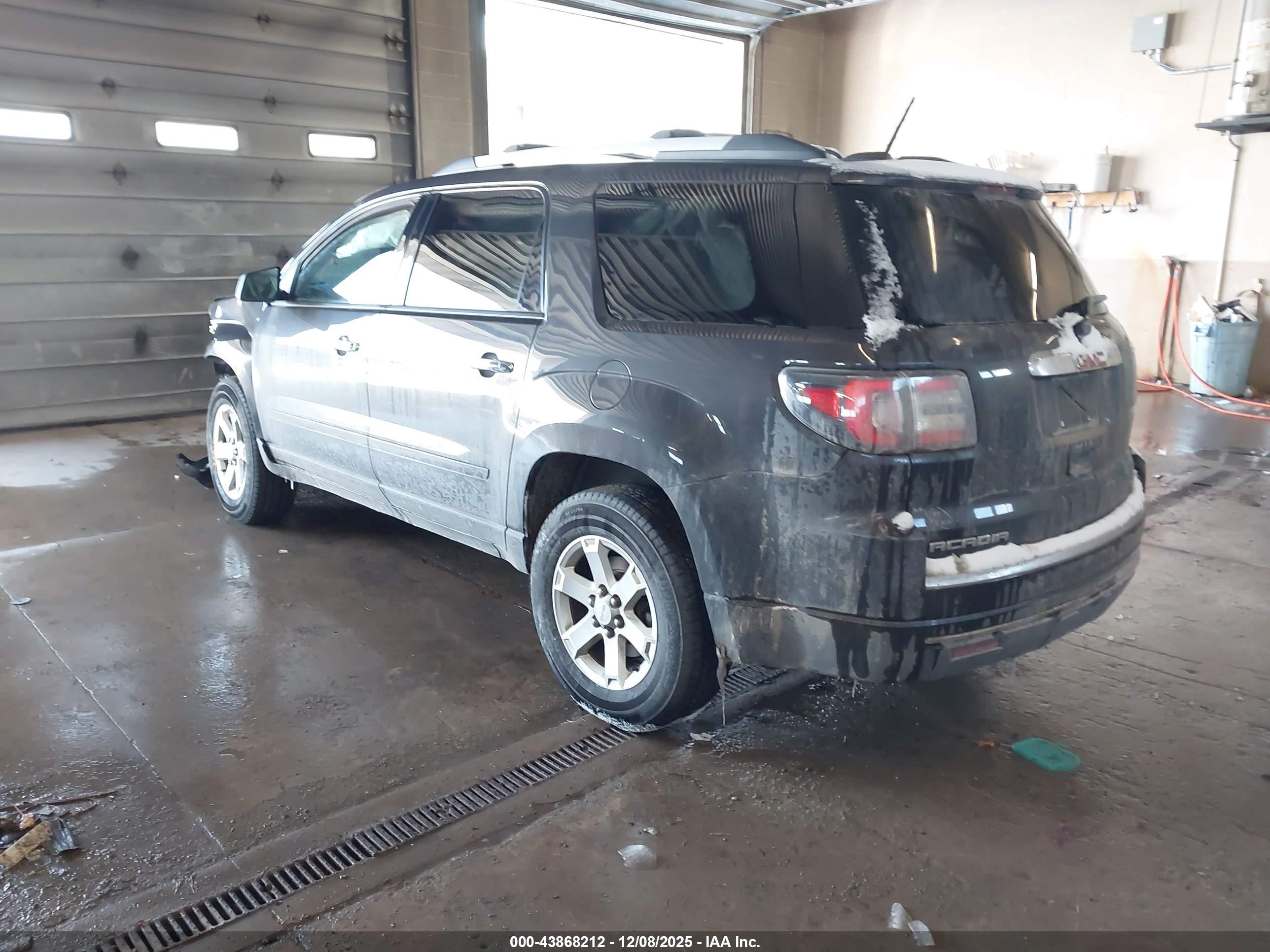 GMC ACADIA image 3