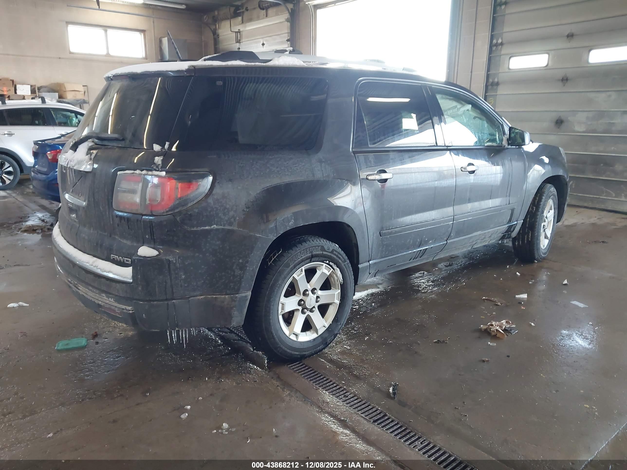 GMC ACADIA image 4