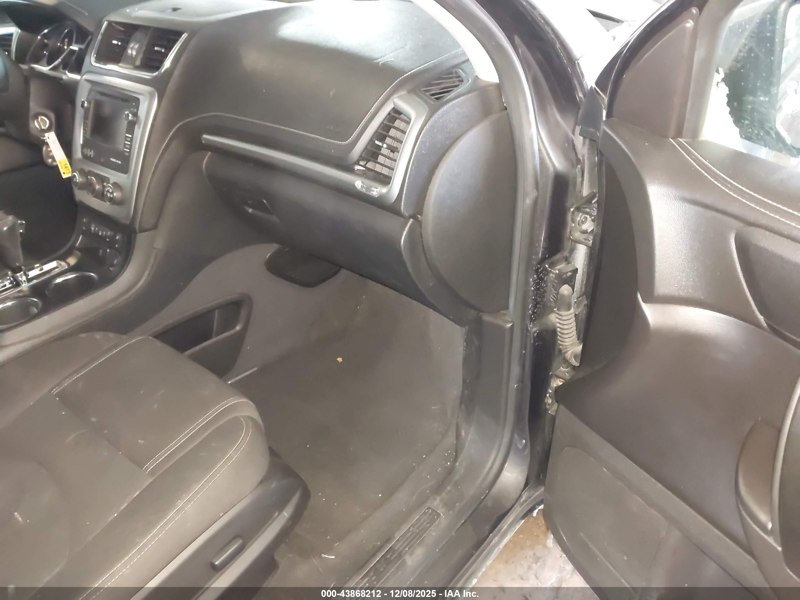 GMC ACADIA image 5