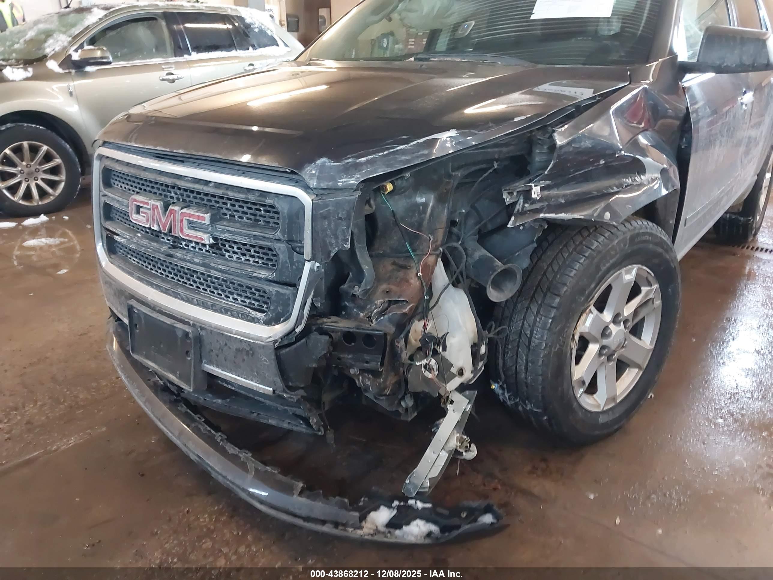 GMC ACADIA image 6