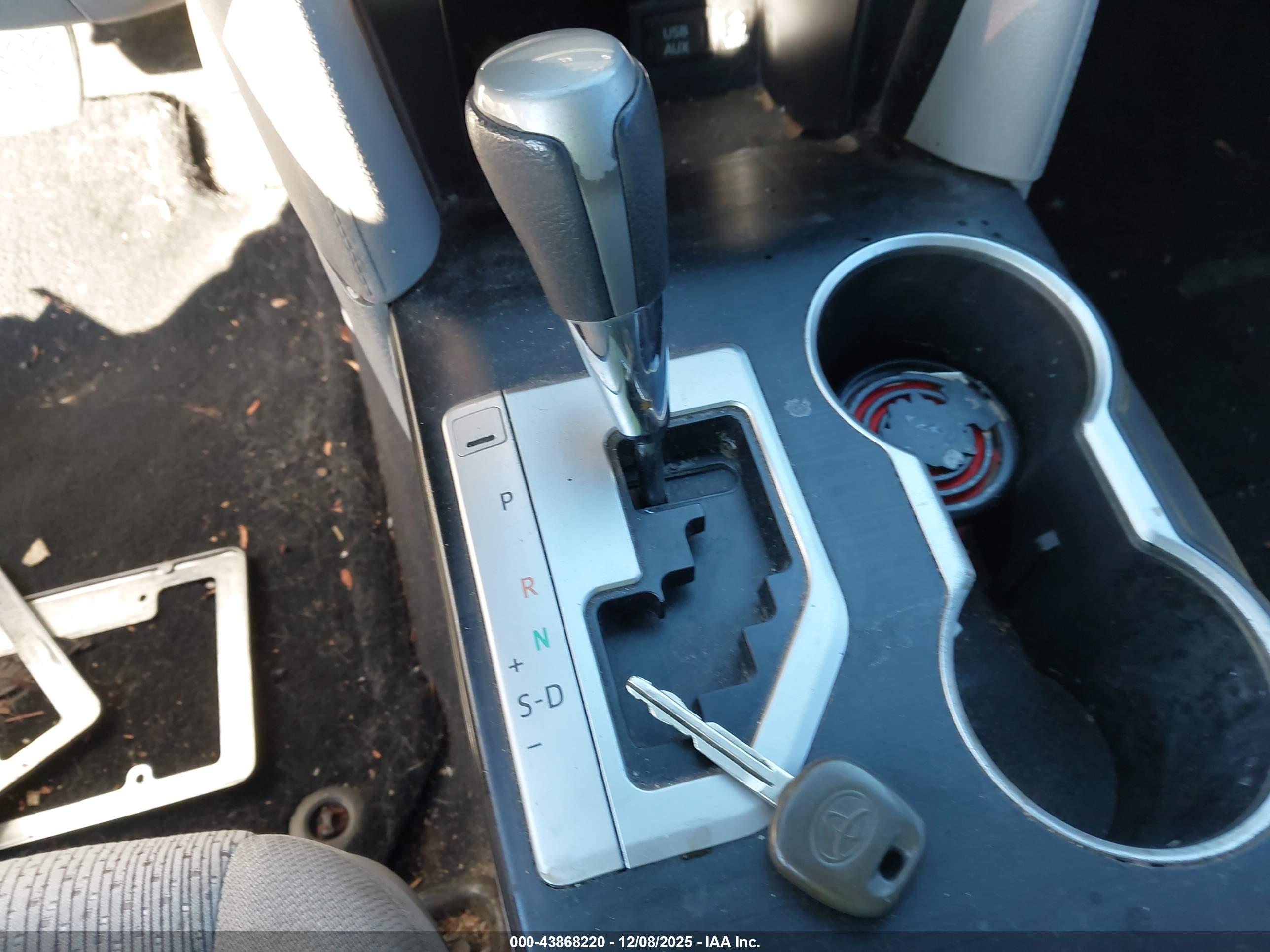 TOYOTA CAMRY image 11