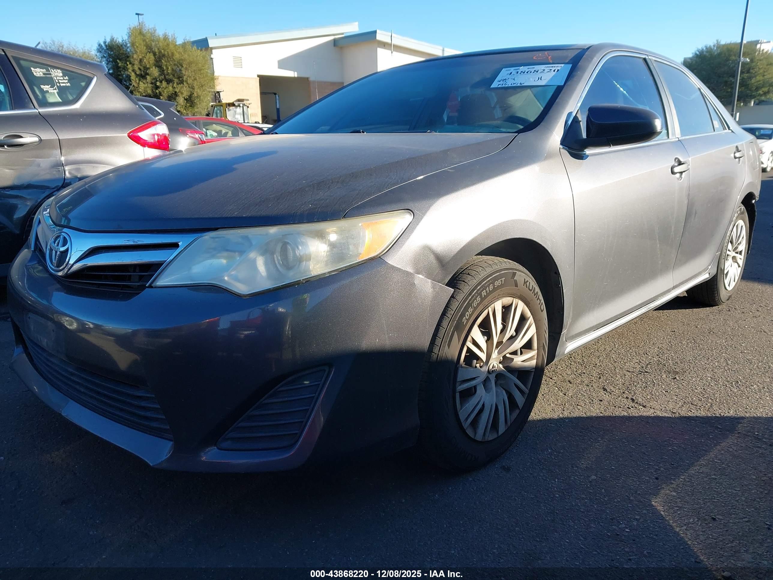 TOYOTA CAMRY image 2