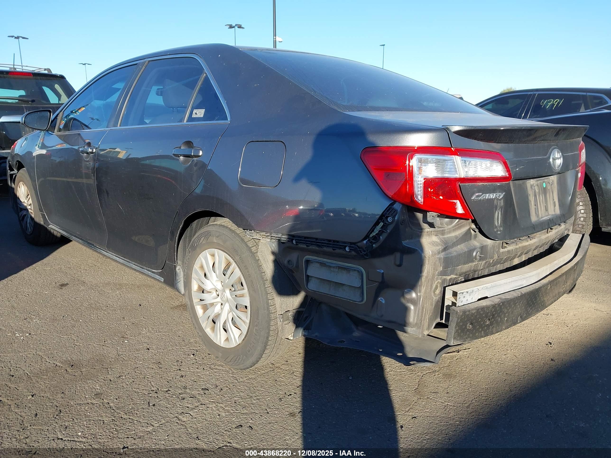 TOYOTA CAMRY image 3