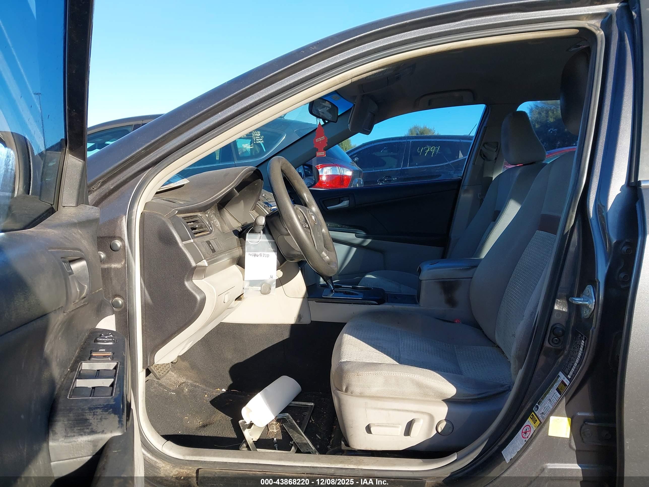 TOYOTA CAMRY image 5