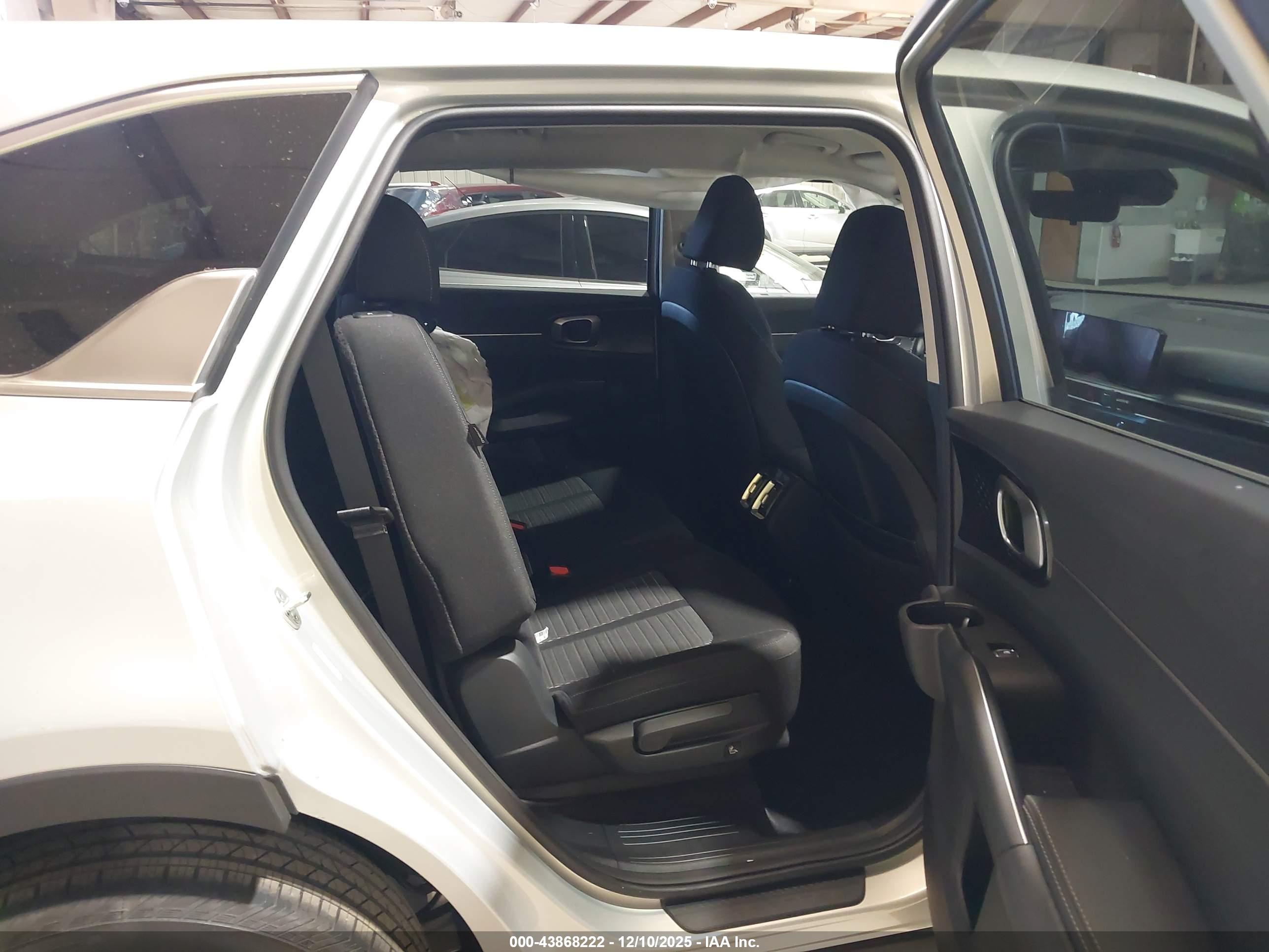 KIA SORENTO image 8