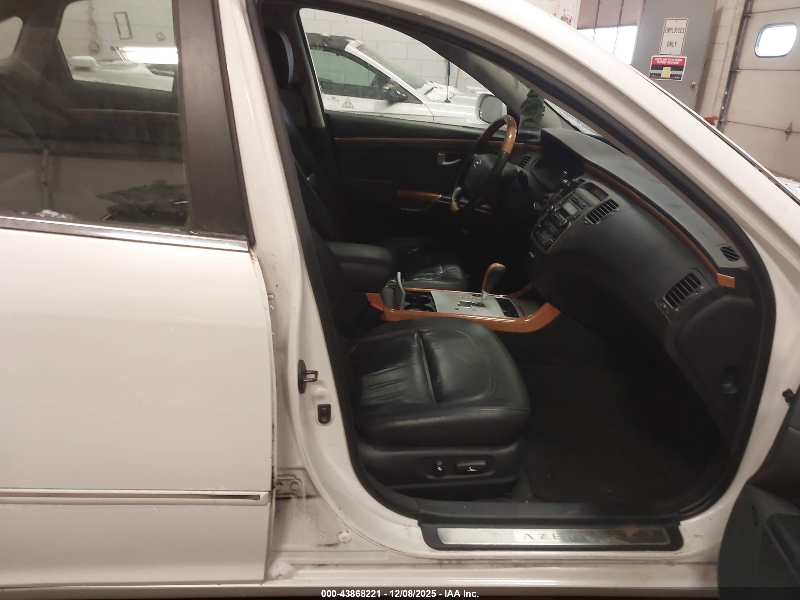 HYUNDAI AZERA image 5