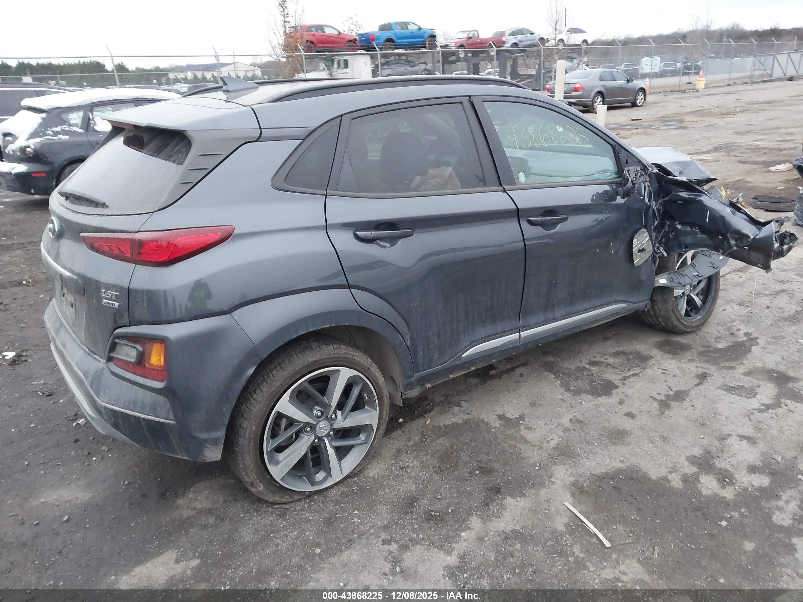 HYUNDAI KONA image 4
