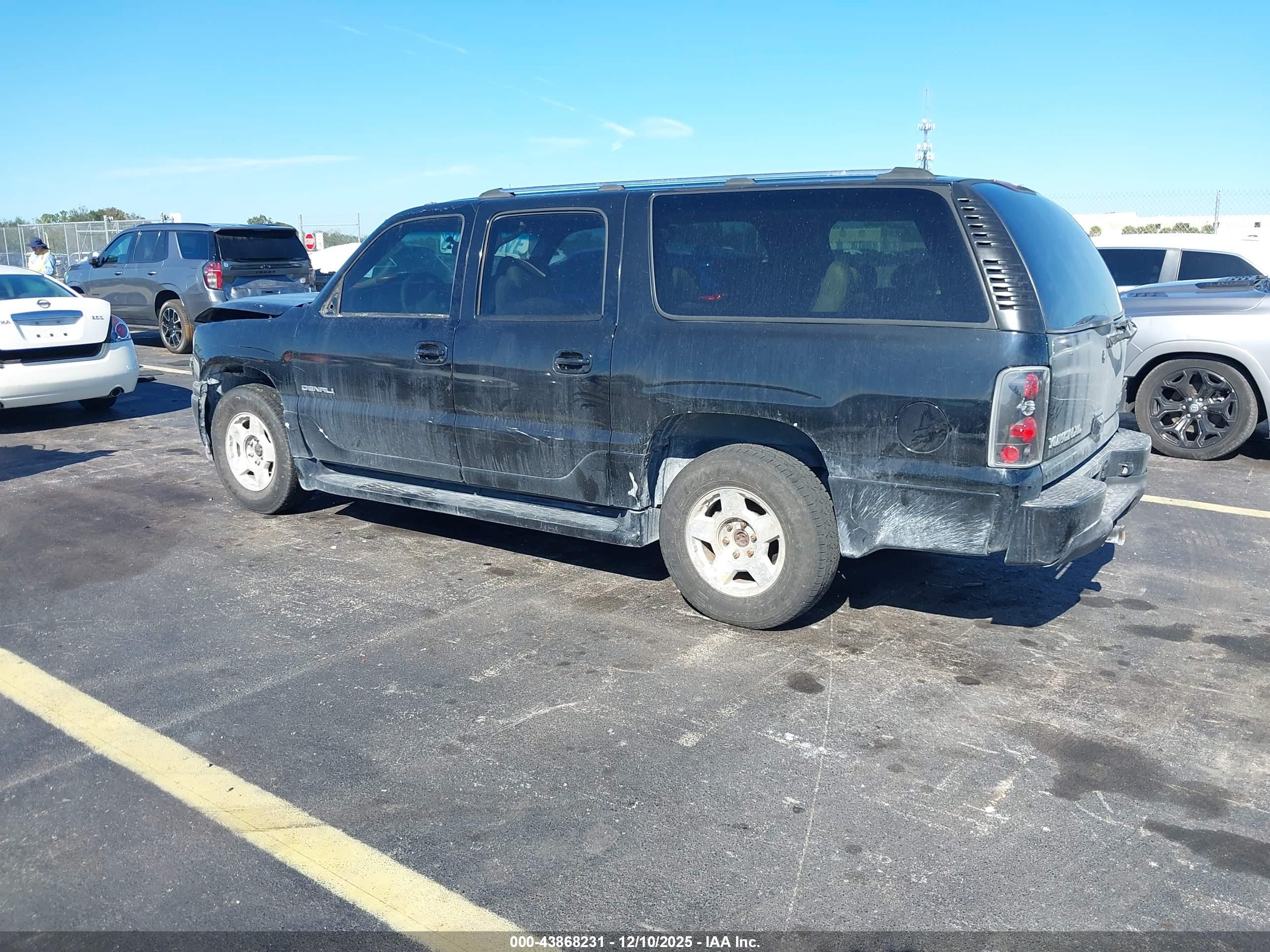 GMC YUKON image 3