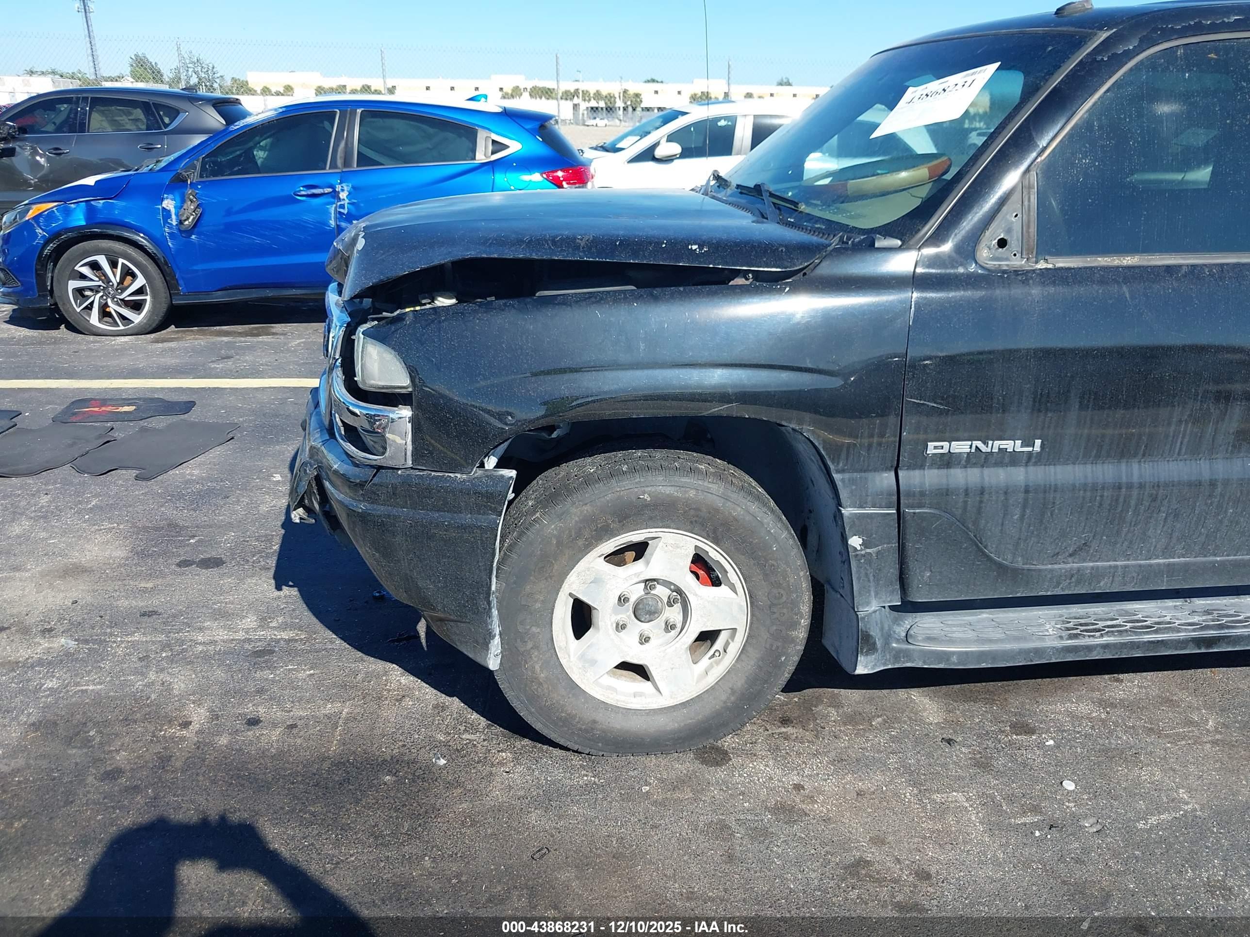 GMC YUKON image 6