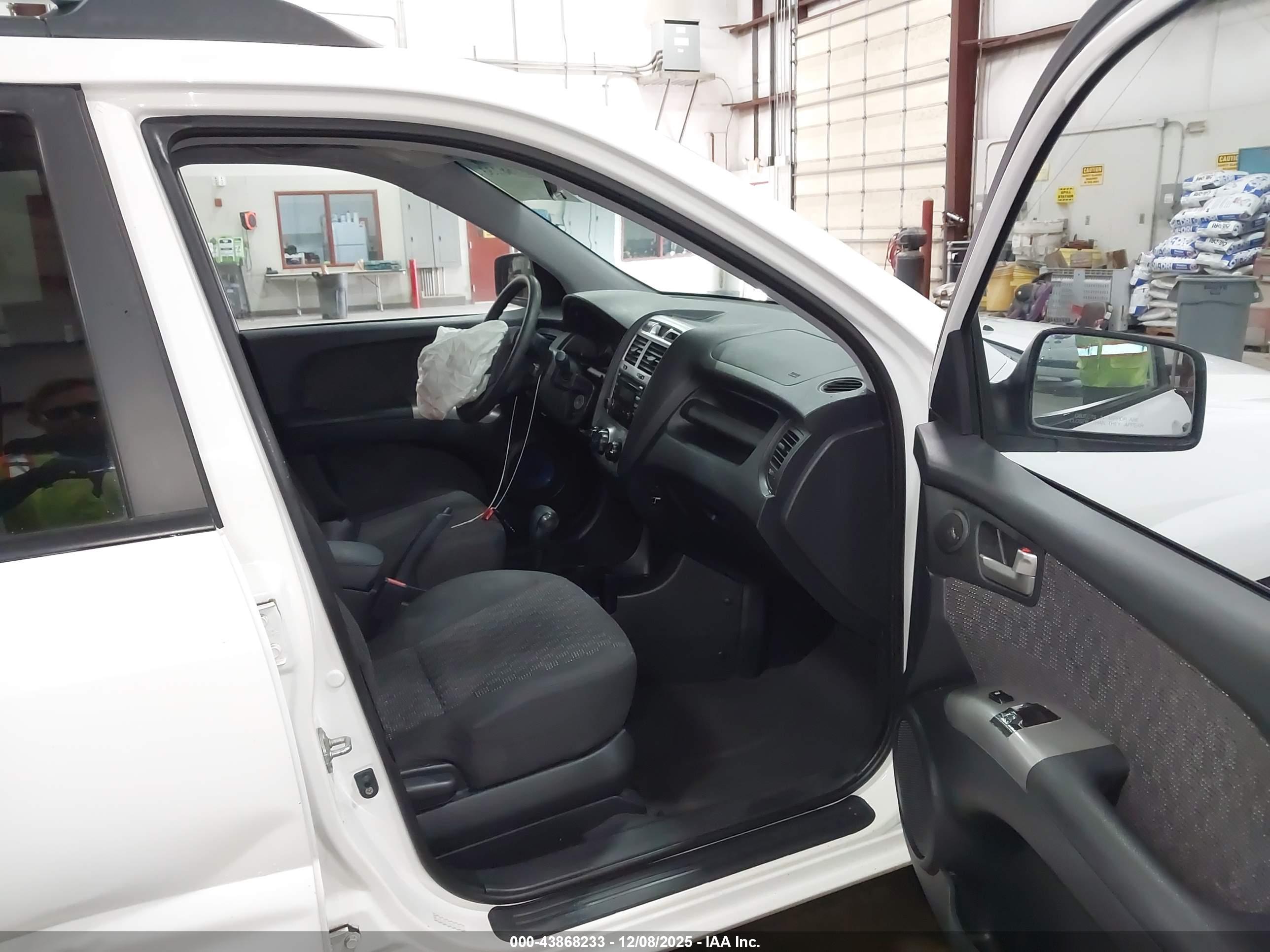 KIA SPORTAGE image 5