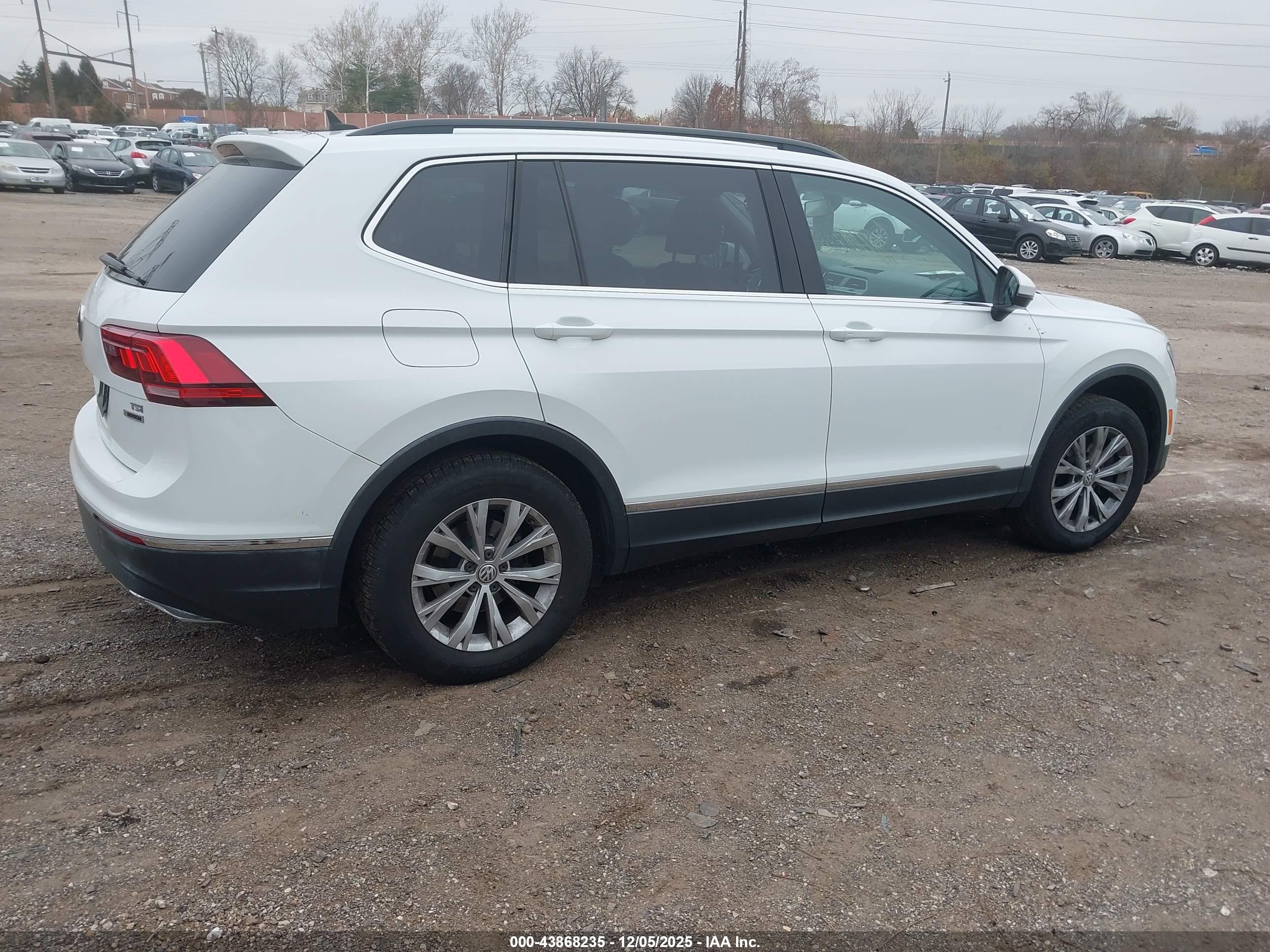 VOLKSWAGEN TIGUAN image 4