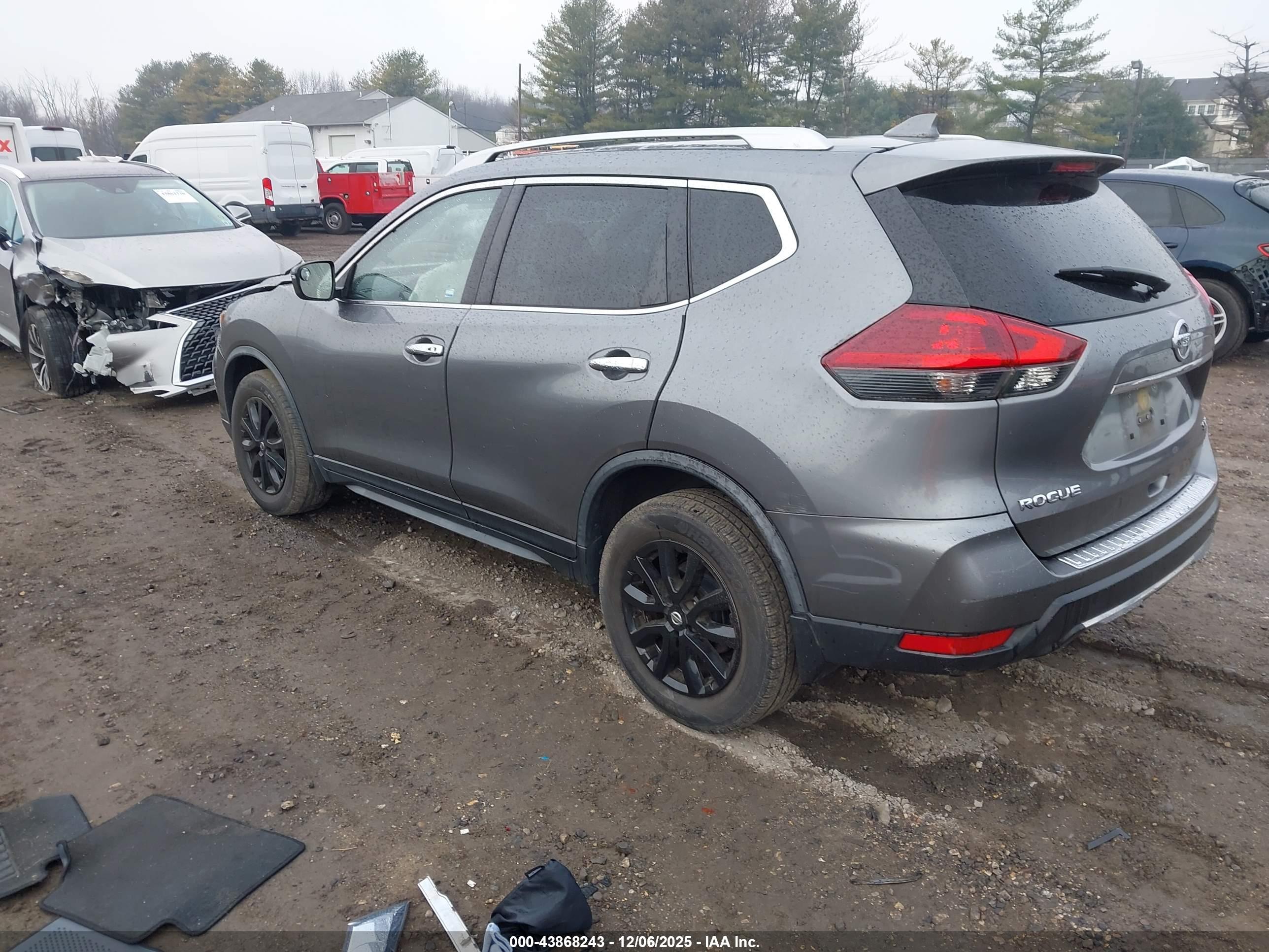 NISSAN ROGUE image 3