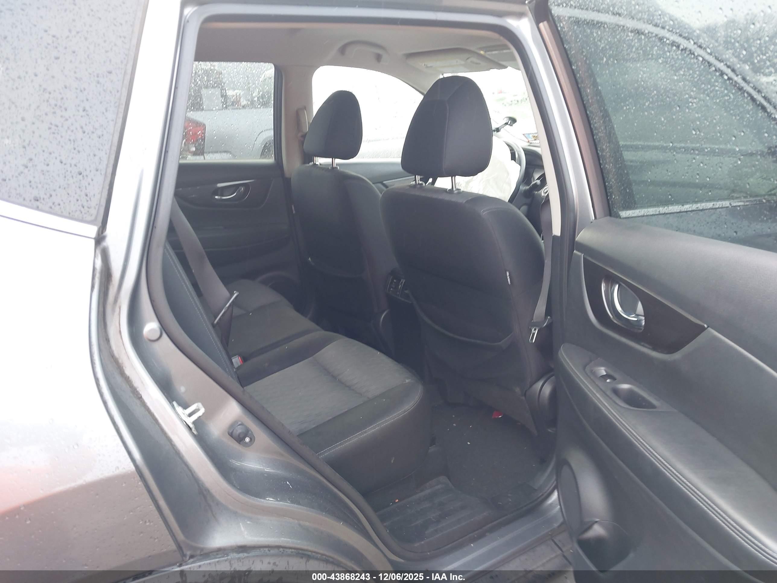 NISSAN ROGUE image 8