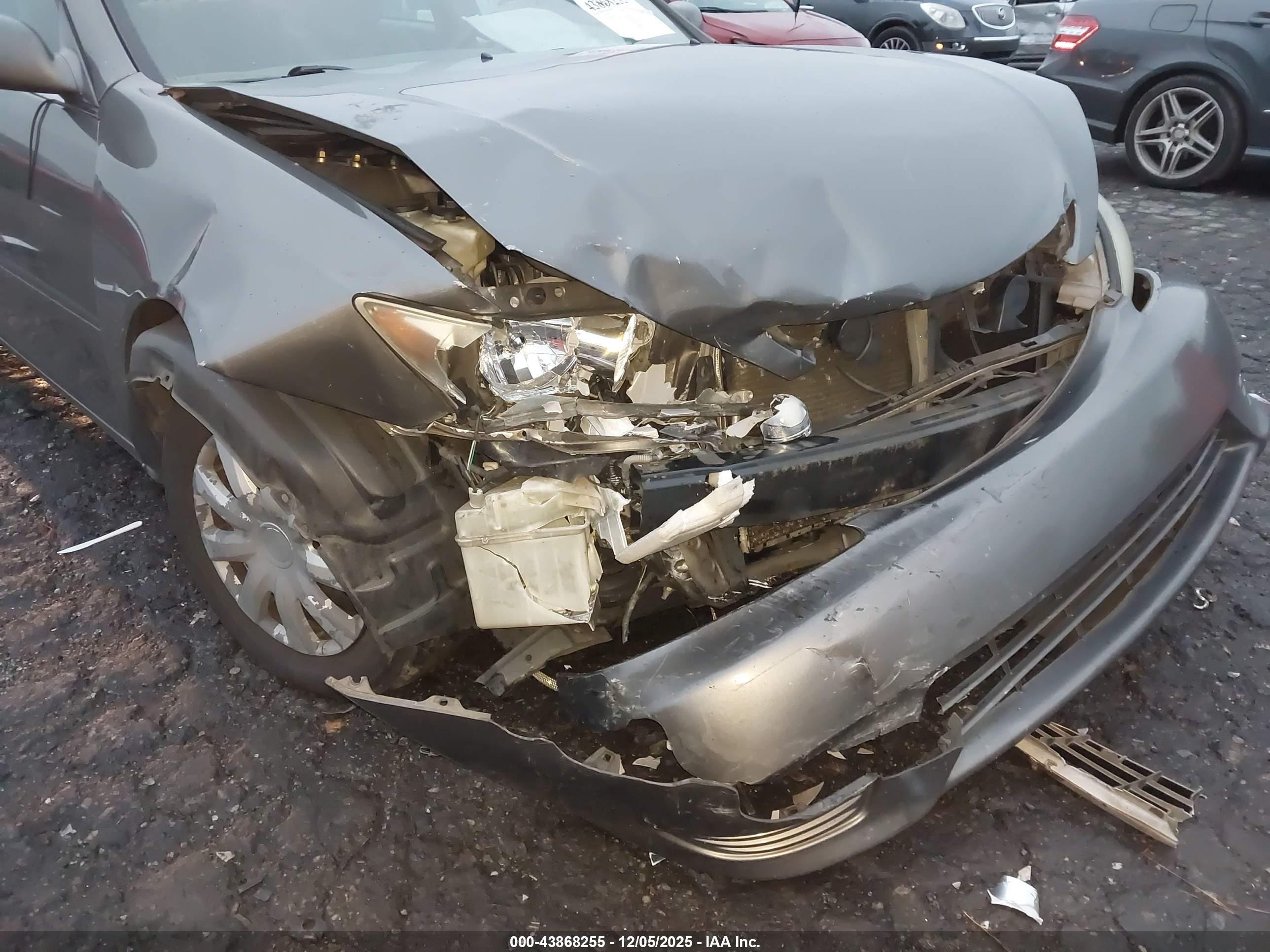 TOYOTA CAMRY image 6