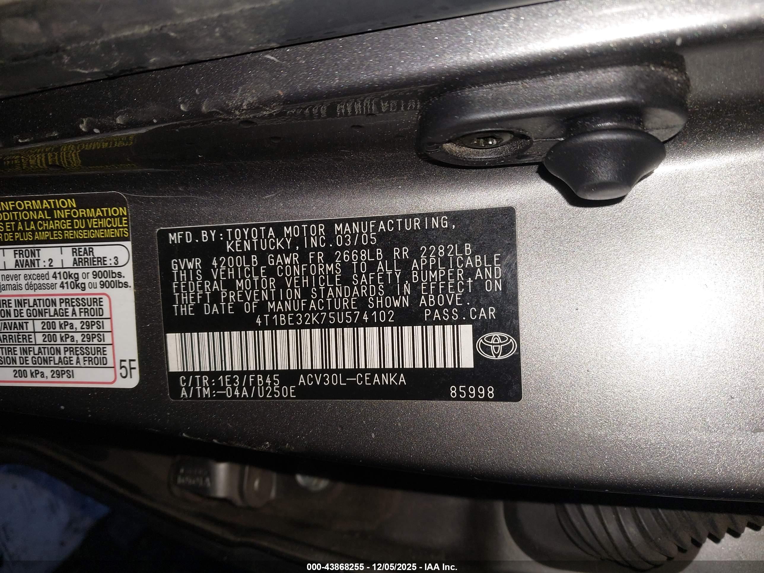 TOYOTA CAMRY image 9