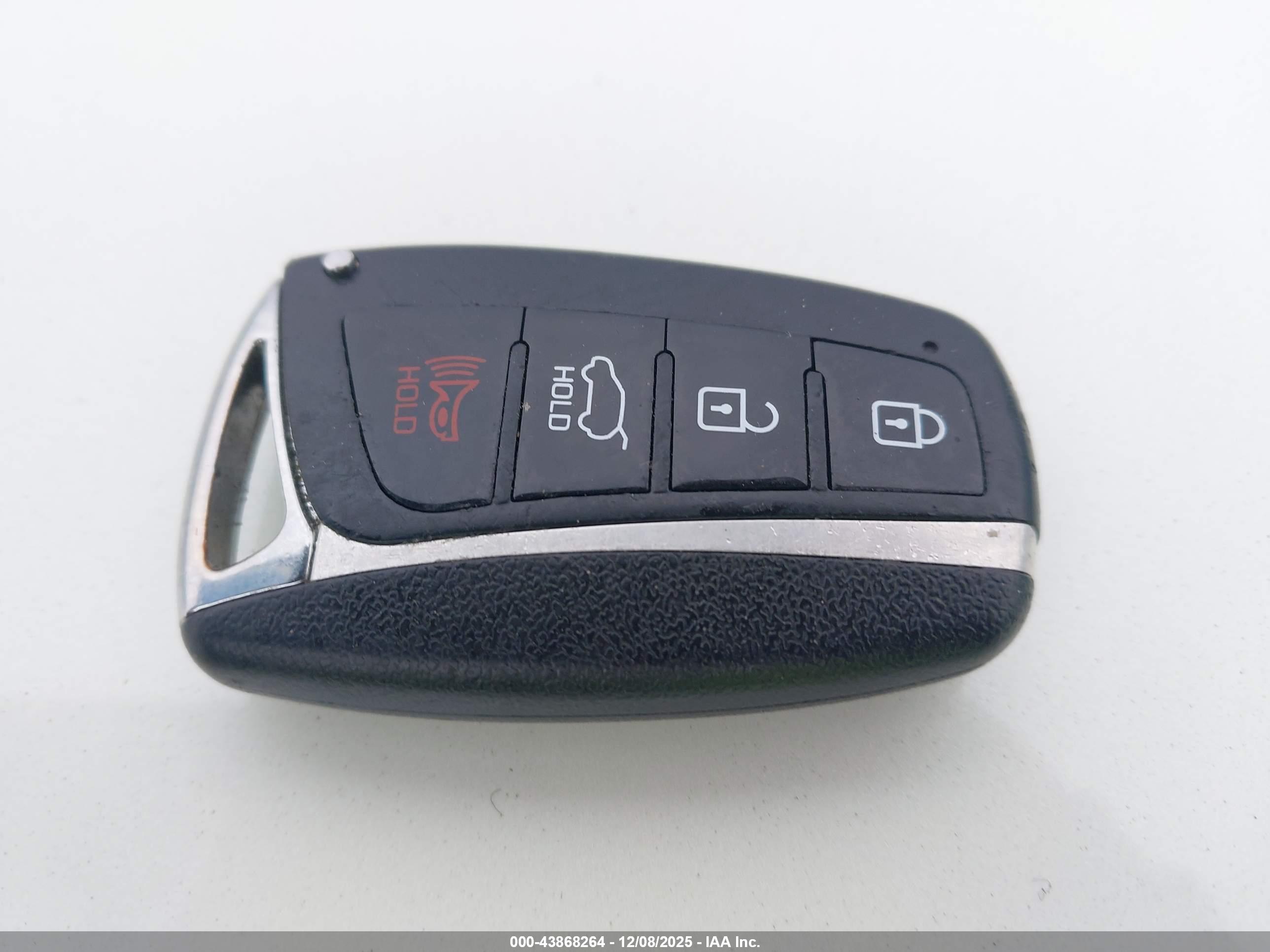 HYUNDAI SANTA image 11