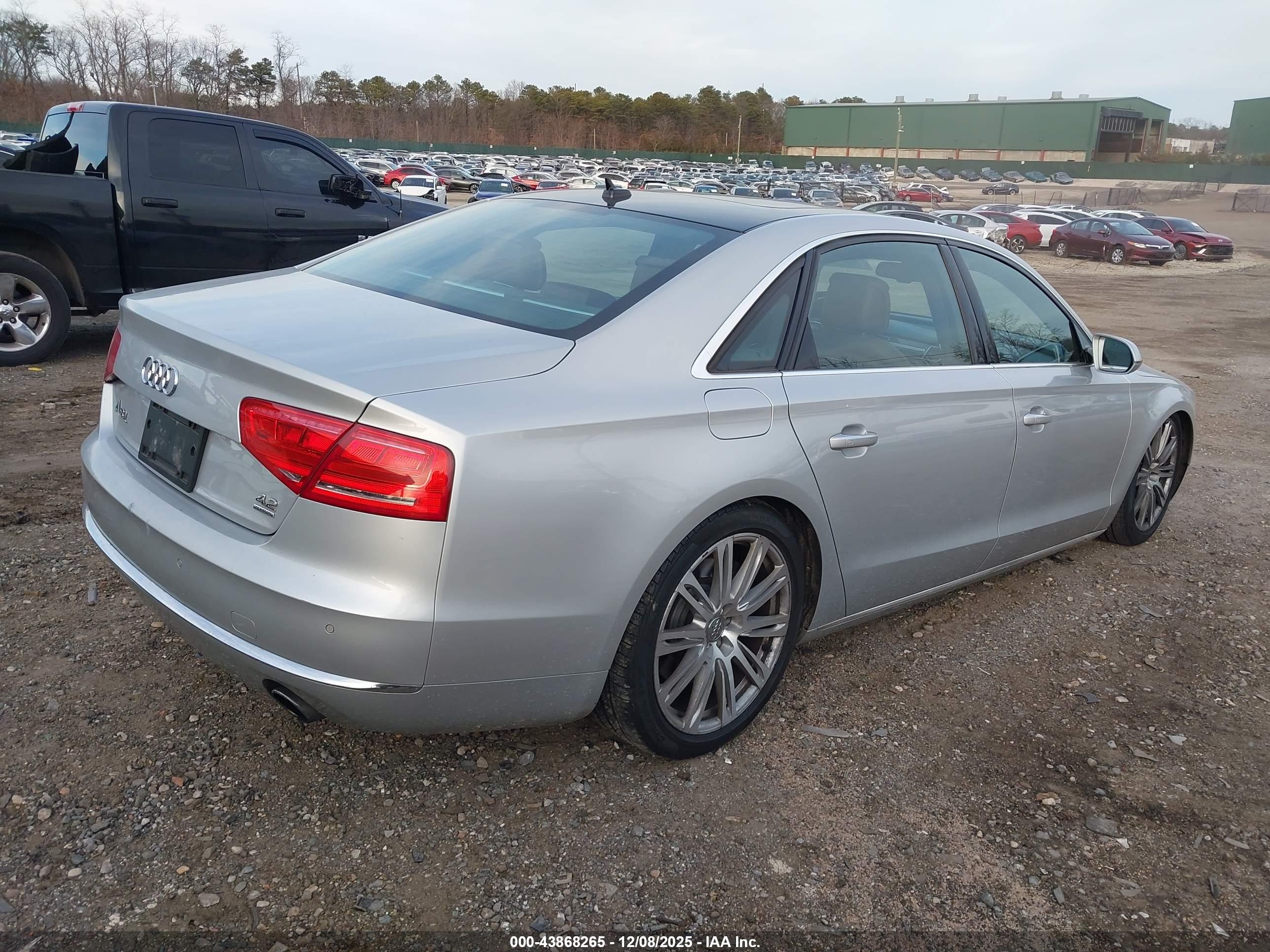 AUDI A8 image 4