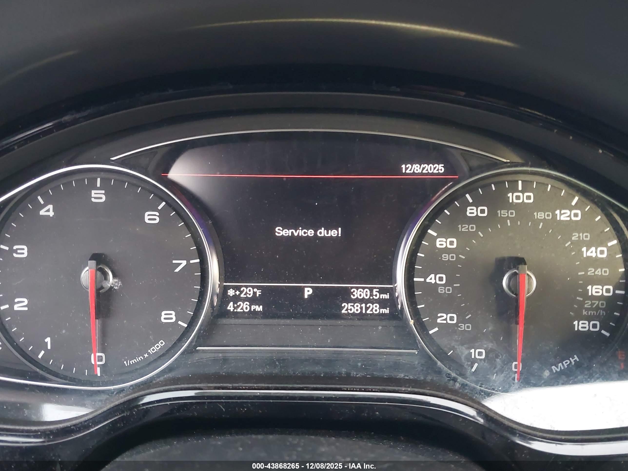 AUDI A8 image 7