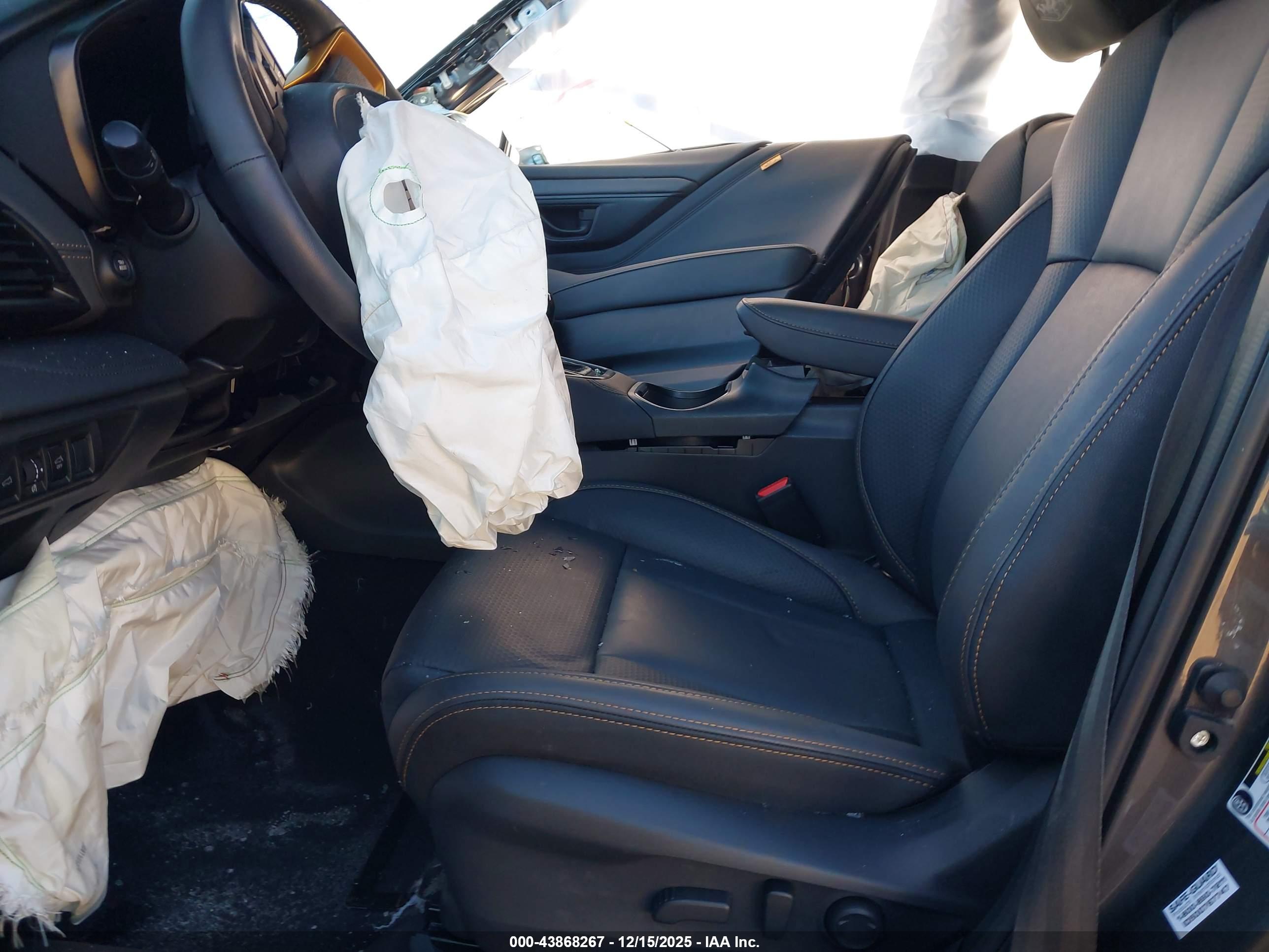 SUBARU OUTBACK image 5