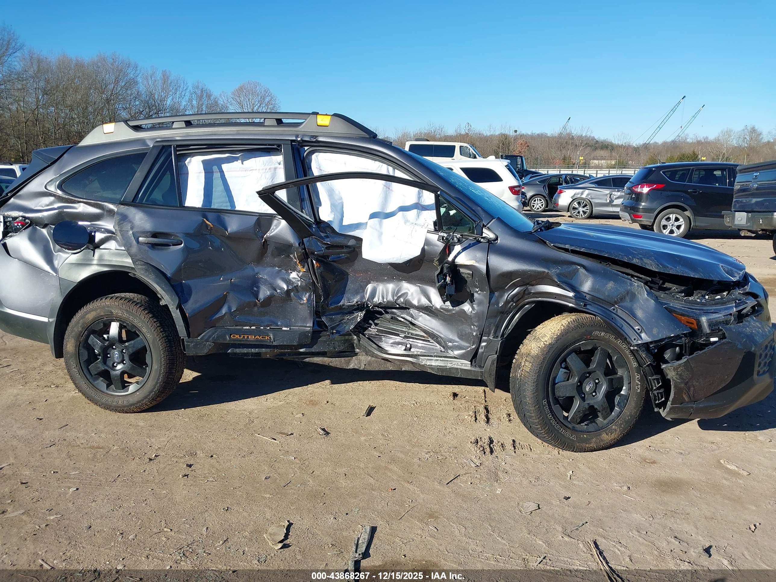 SUBARU OUTBACK image 6