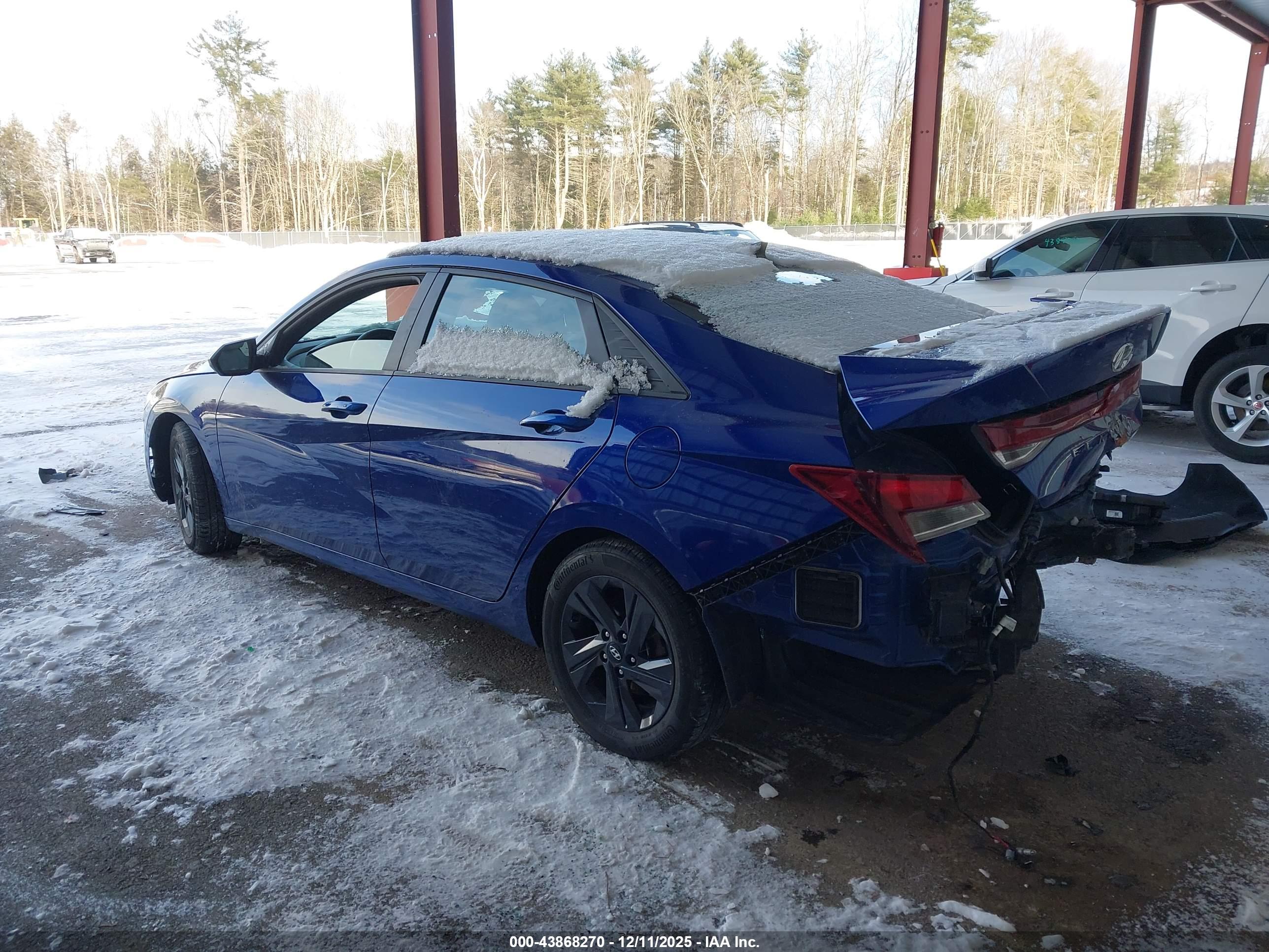 HYUNDAI ELANTRA image 3