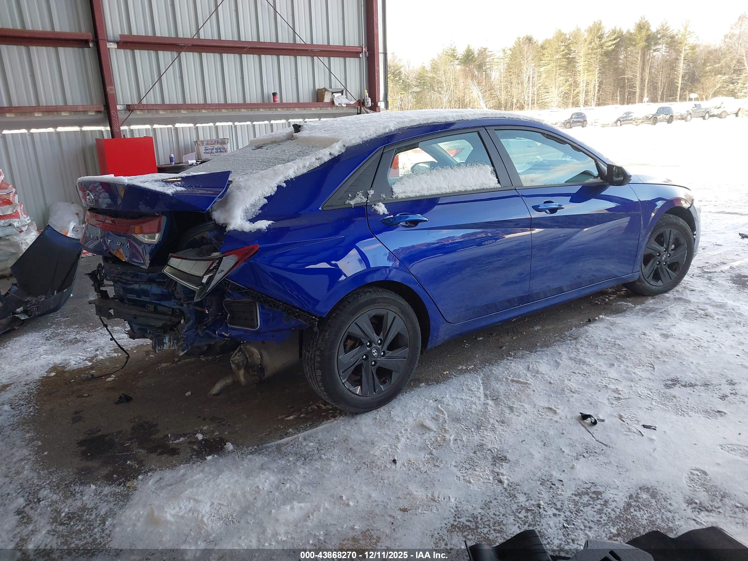 HYUNDAI ELANTRA image 4