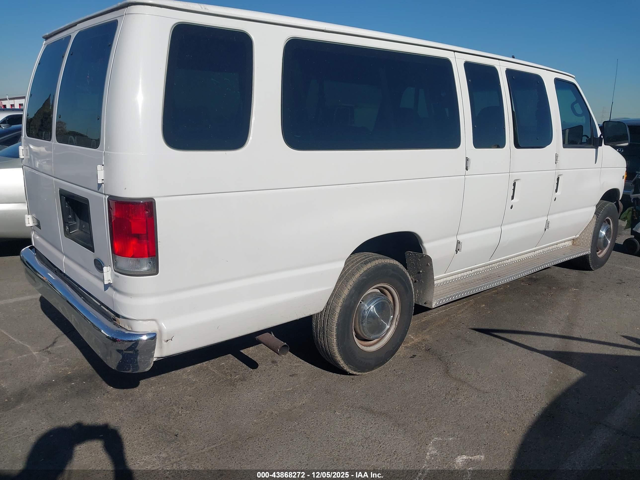 FORD E-350 image 4