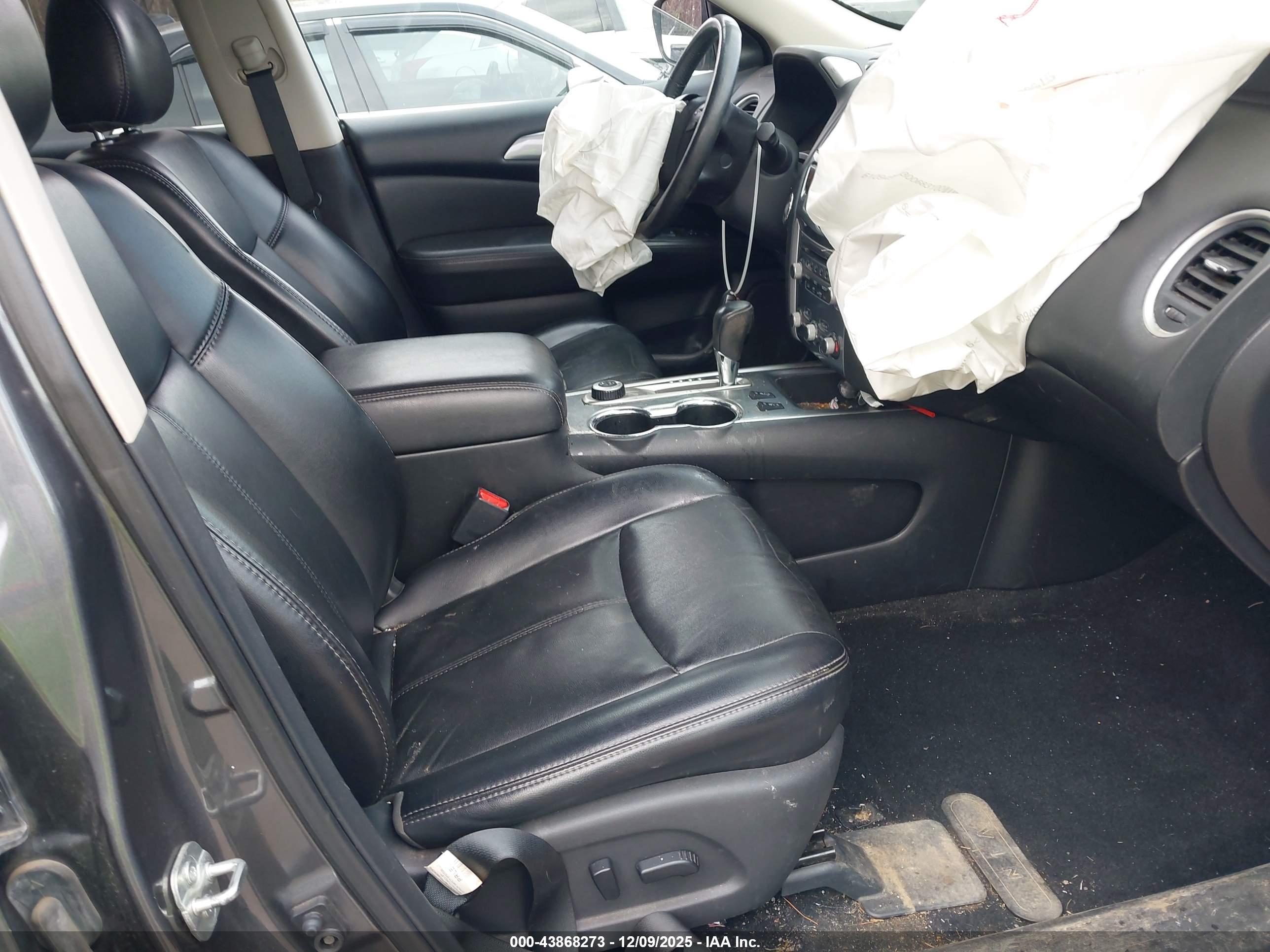 NISSAN PATHFINDER image 5