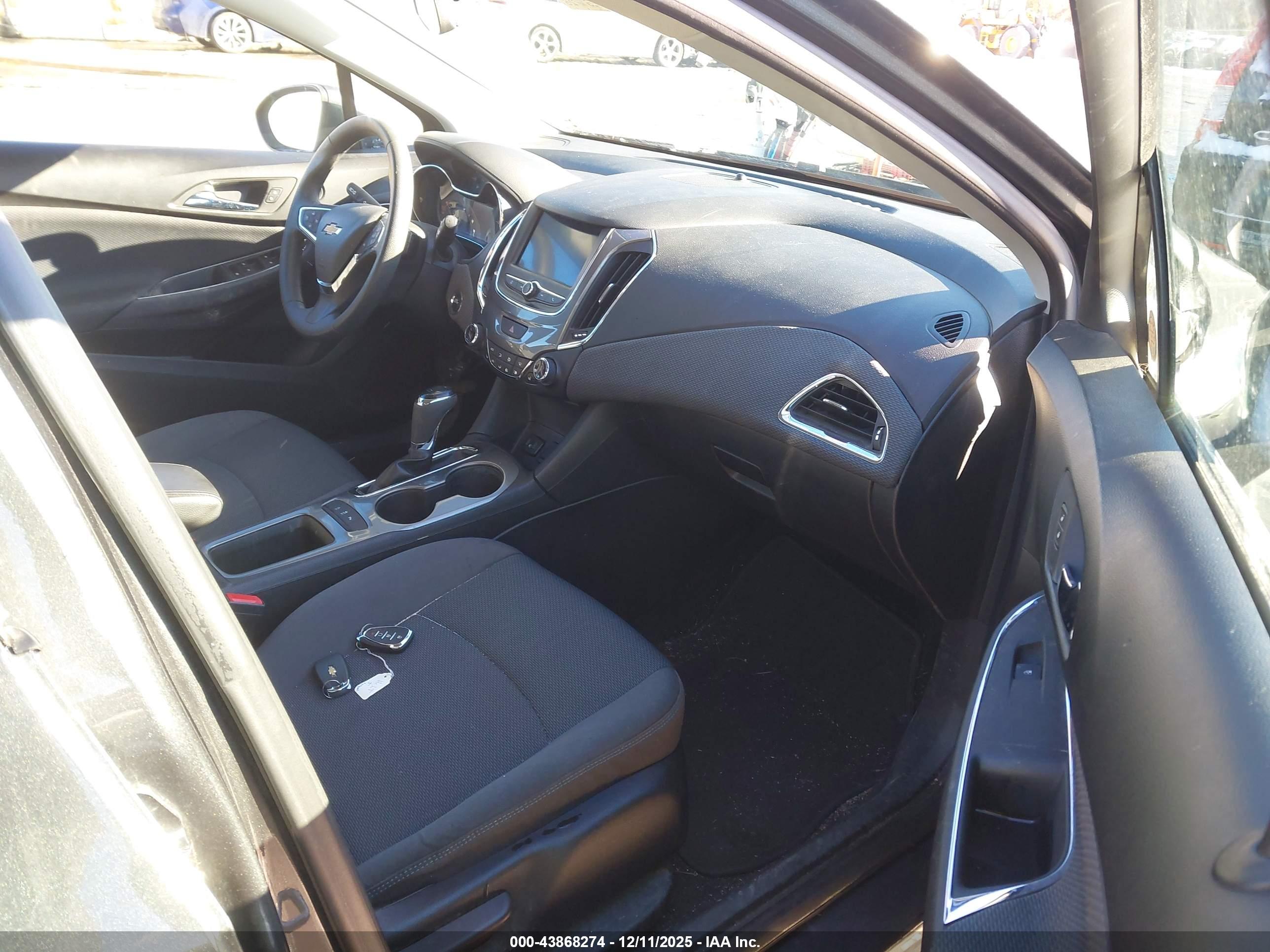 CHEVROLET CRUZE image 5