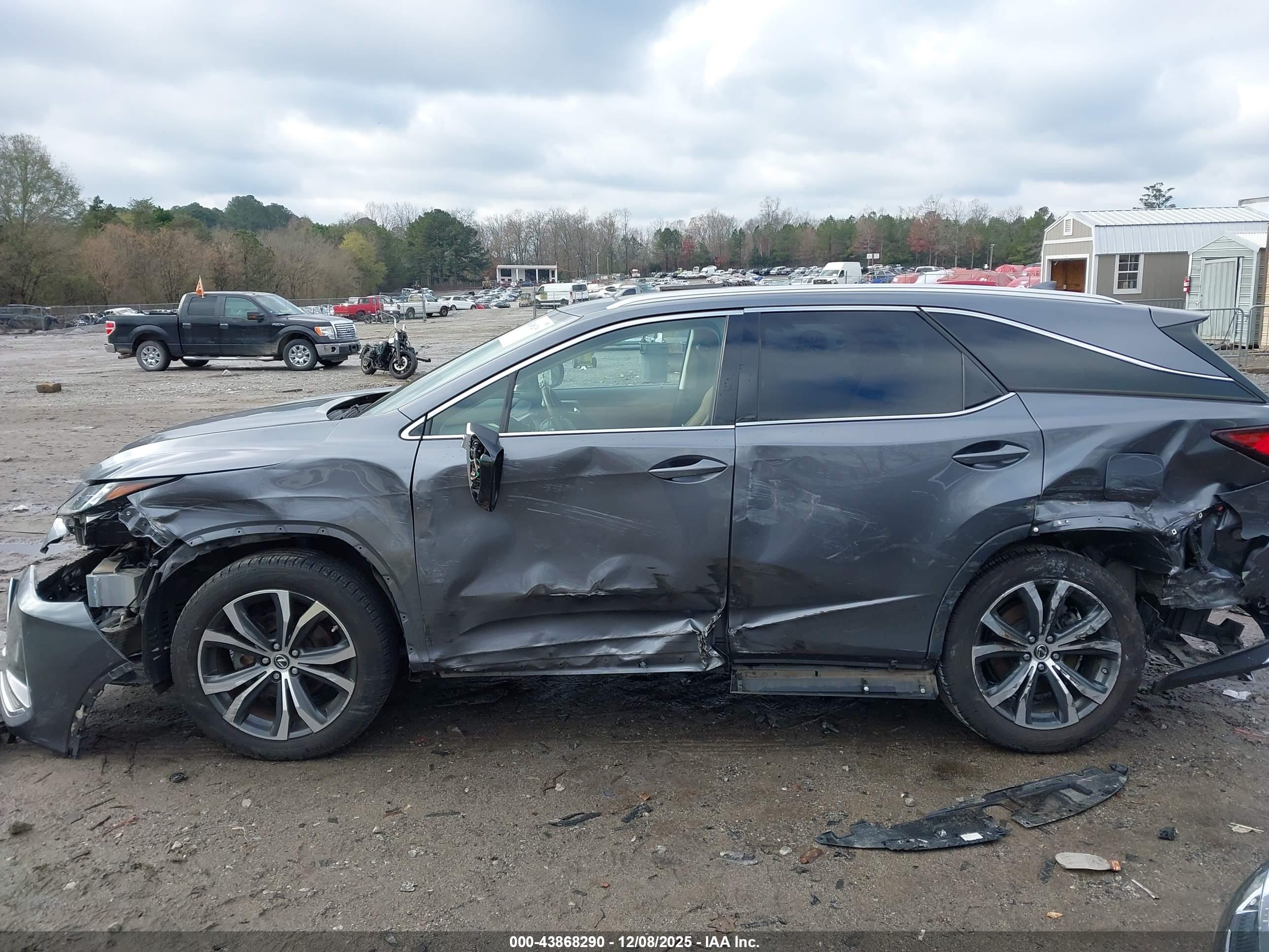 LEXUS RX image 6